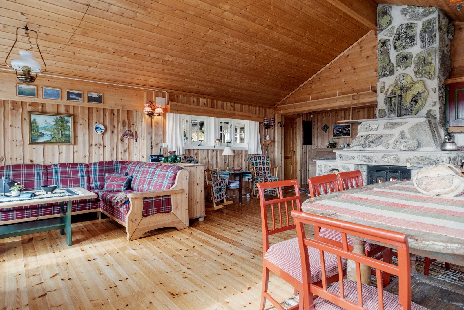 Hytta har god planløsning og er tilpasset både sommer- og vinterbruk. Galleribilde