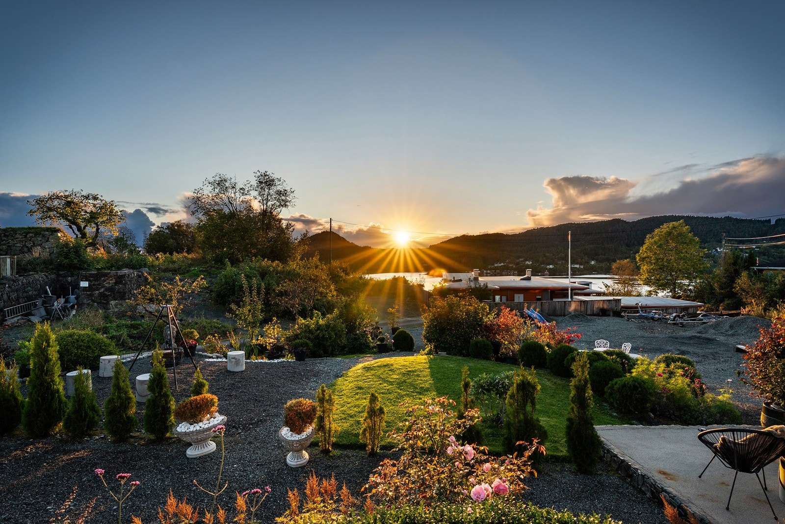 Så koselig å invitere venner og familie til hygge rundt bålpanna. Galleribilde