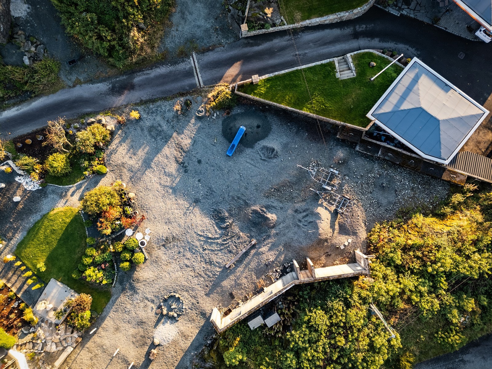 Nabotomten er inkludert i prisen. Se salgsoppgave for mer informasjon. Galleribilde