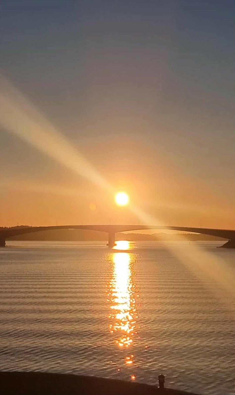 Solnedgangsbilde, tatt av selger. Galleribilde