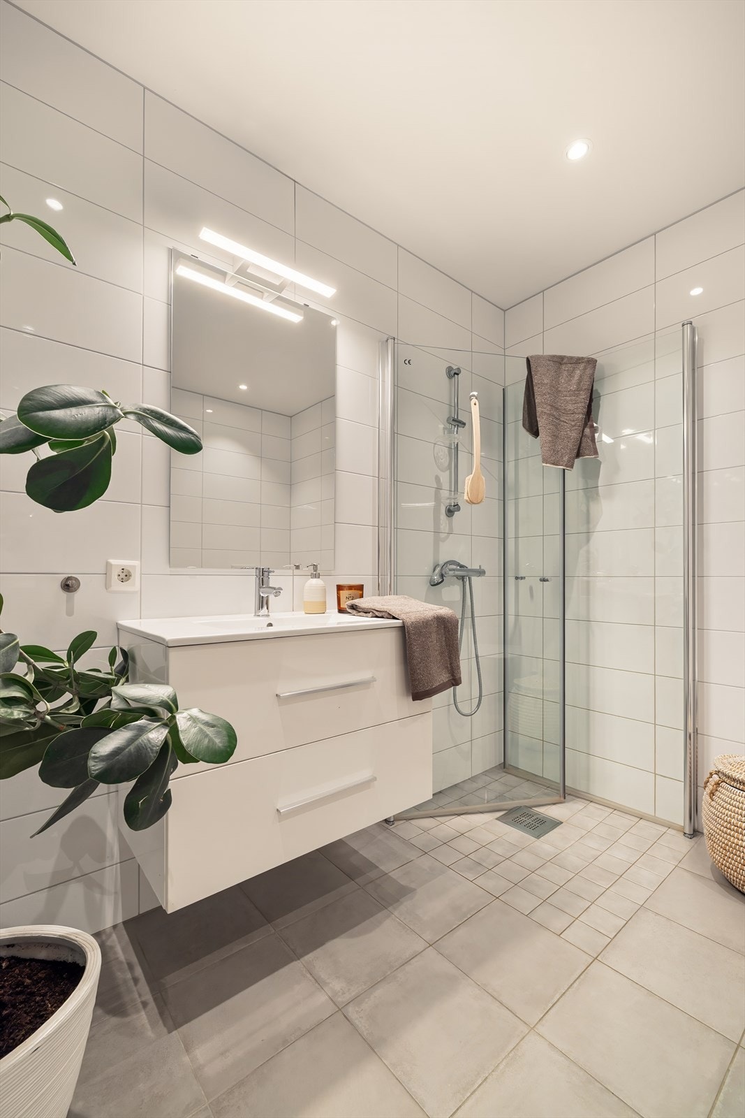 Her er også opplegg for vaskemaskin, med plass til tørketrommel. Galleribilde