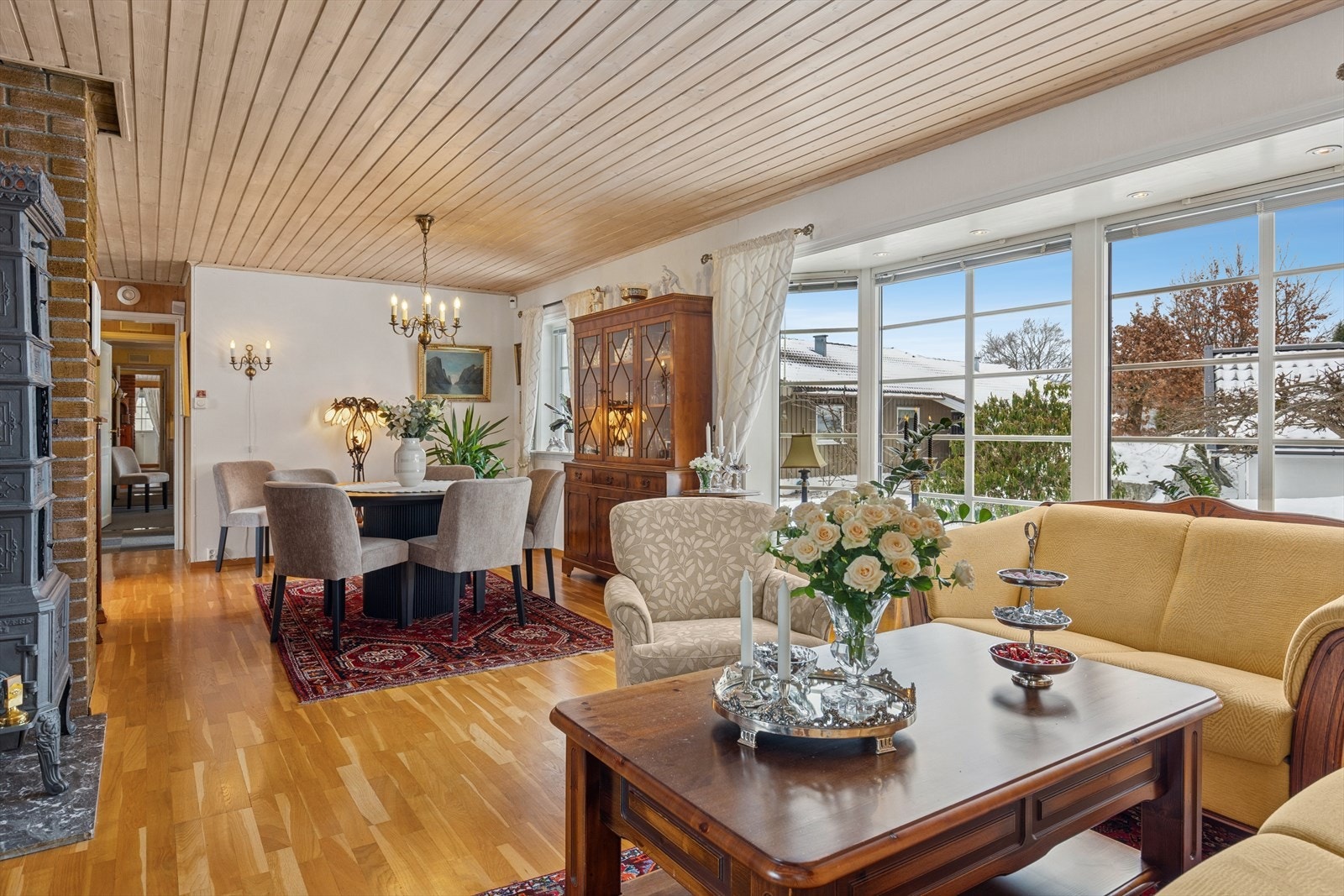 Det er god plass for en stor spisesyue om ønskelig. Galleribilde