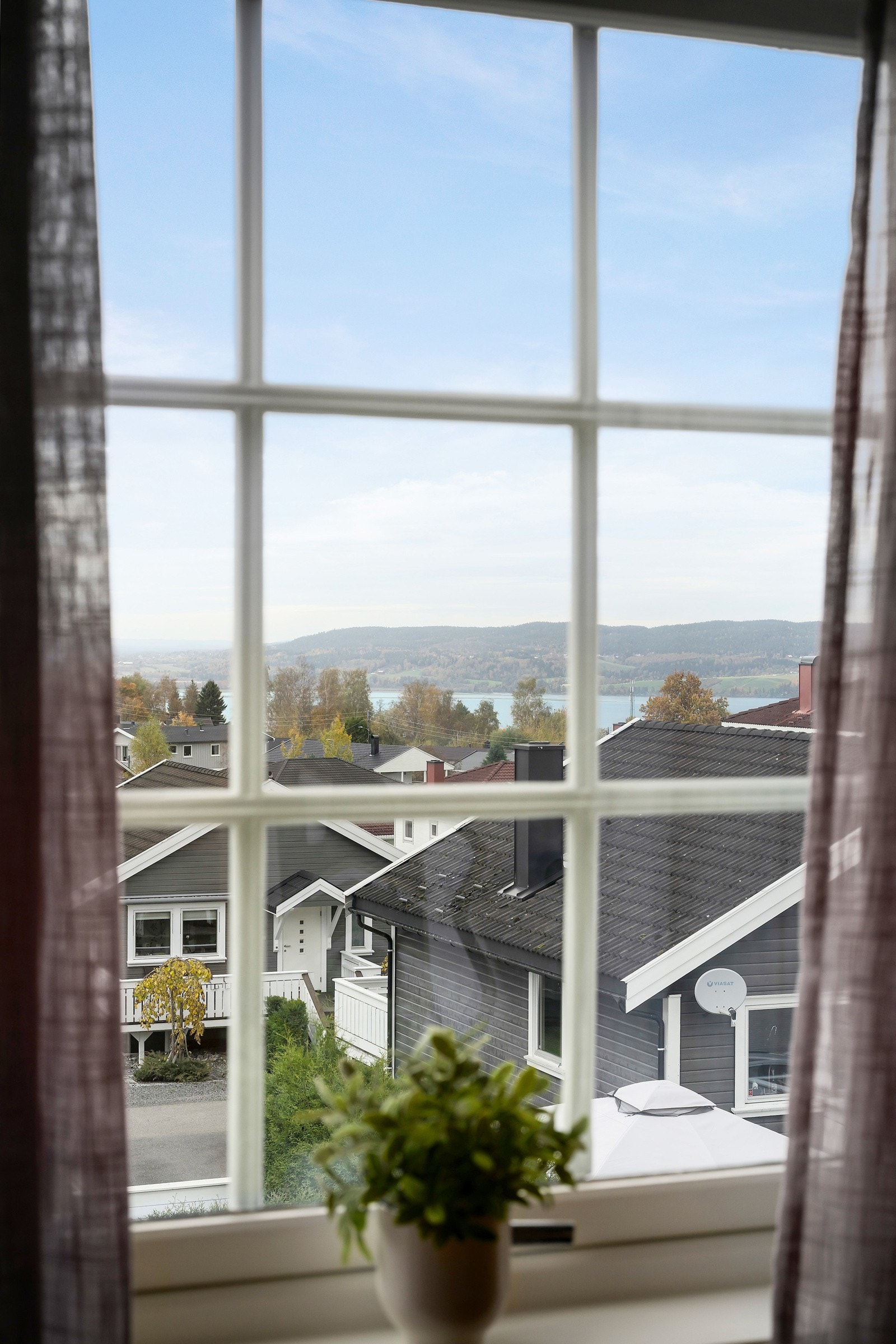 Utsikt fra soveromsvinduet. Galleribilde