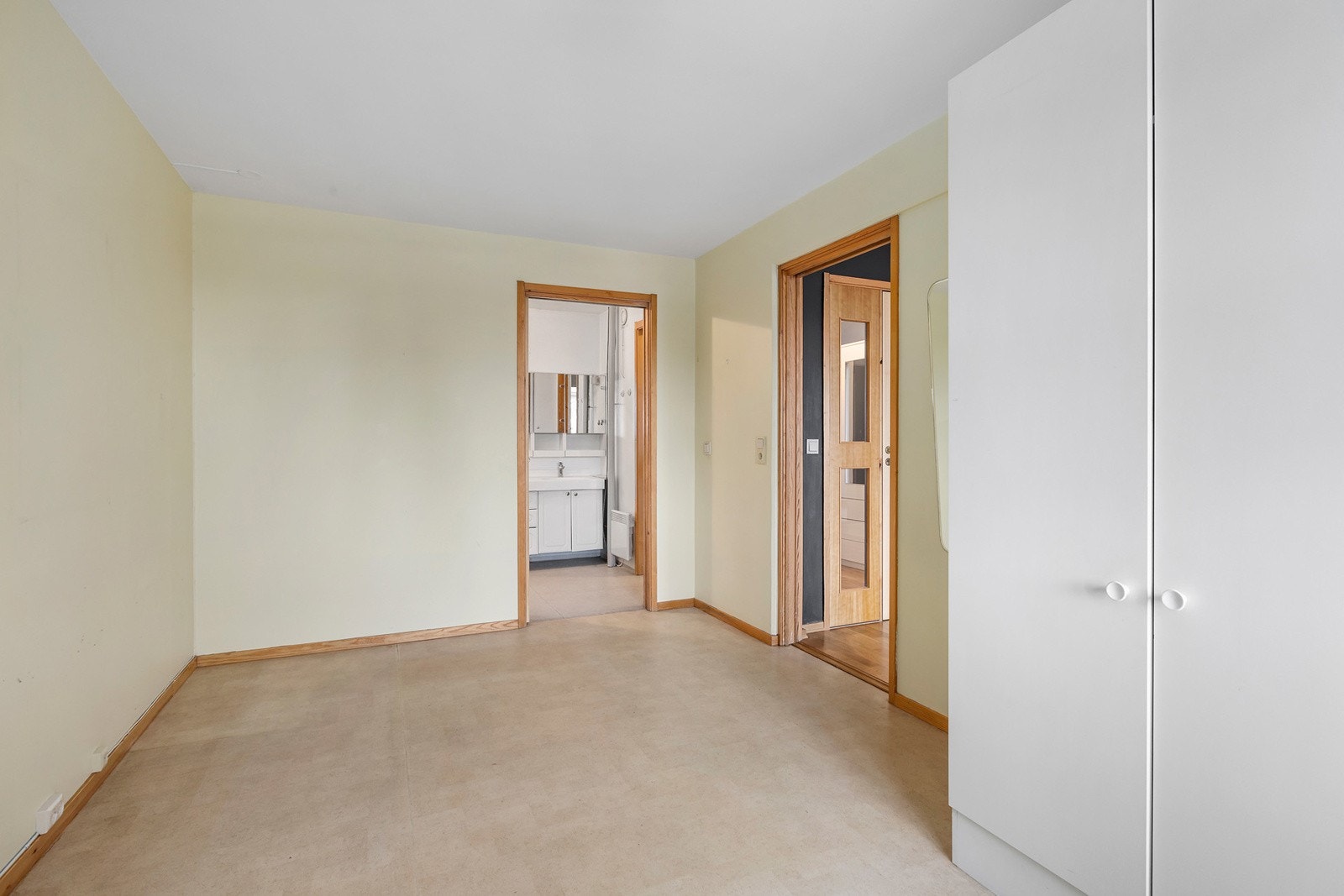 Soverom 1 med god plass til dobbeltseng mm Galleribilde