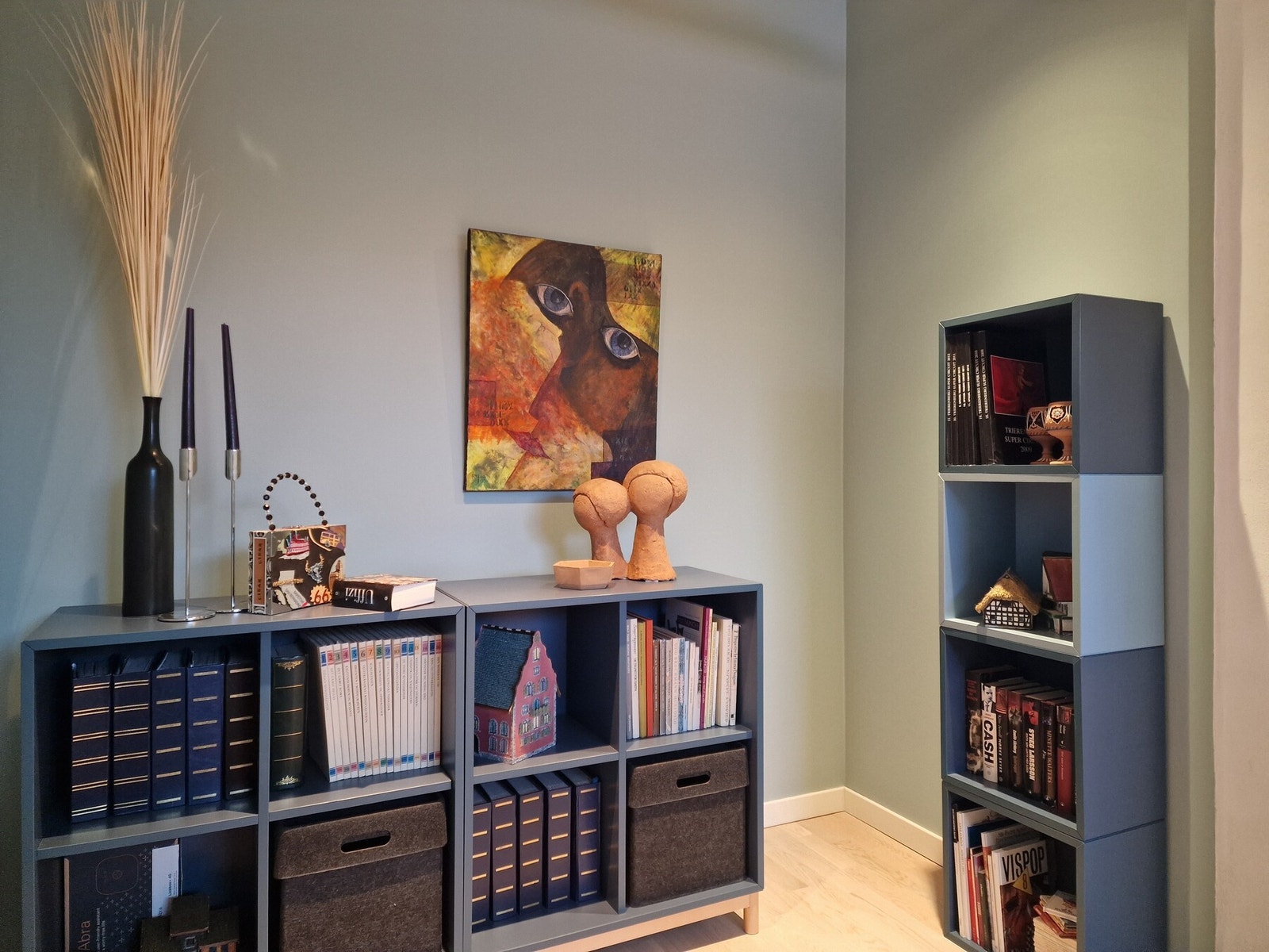 Underetasje gjesterom Galleribilde