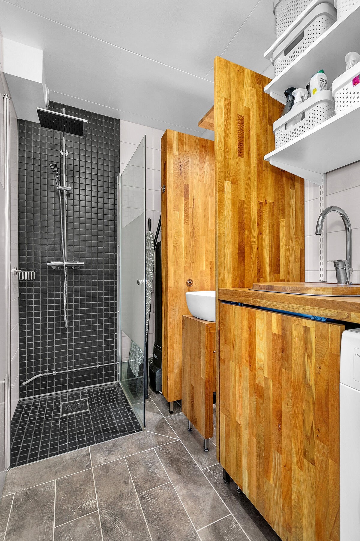 Underetasje - Bad/Vaskerom Galleribilde