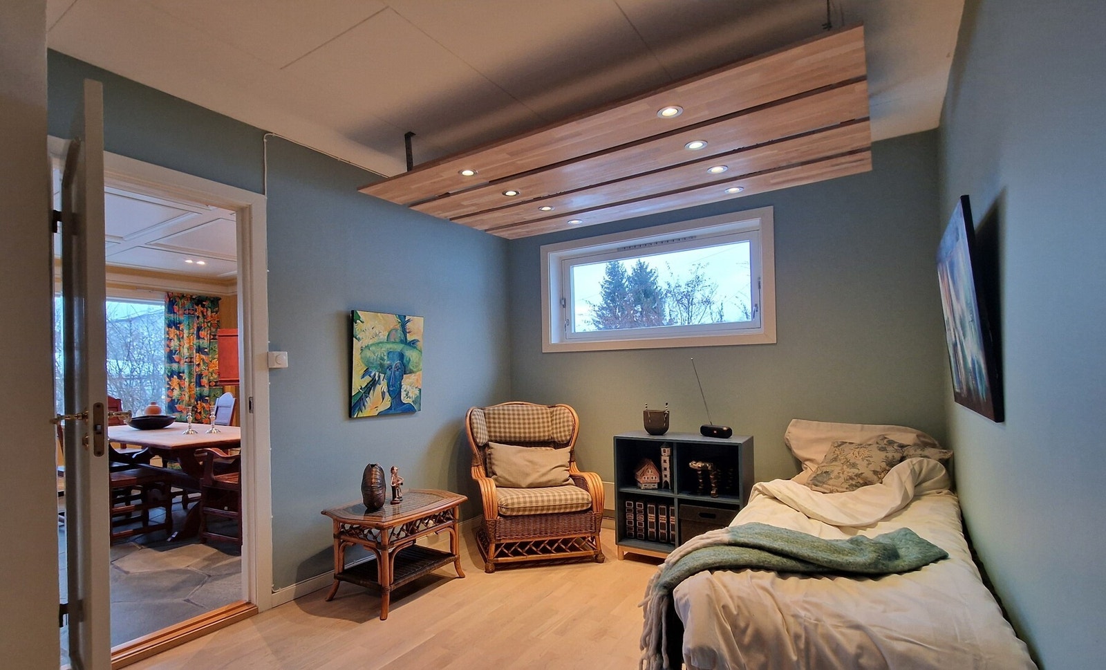 Underetasje gjesterom Galleribilde