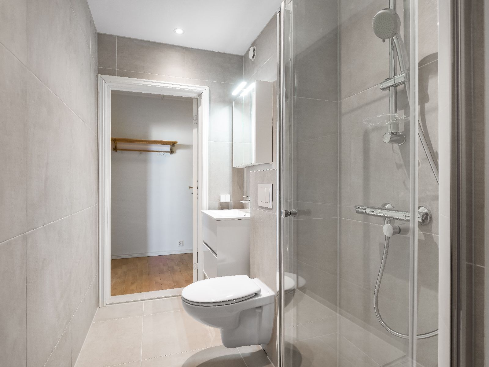 Nyere flislagt bad fra 2021. Galleribilde