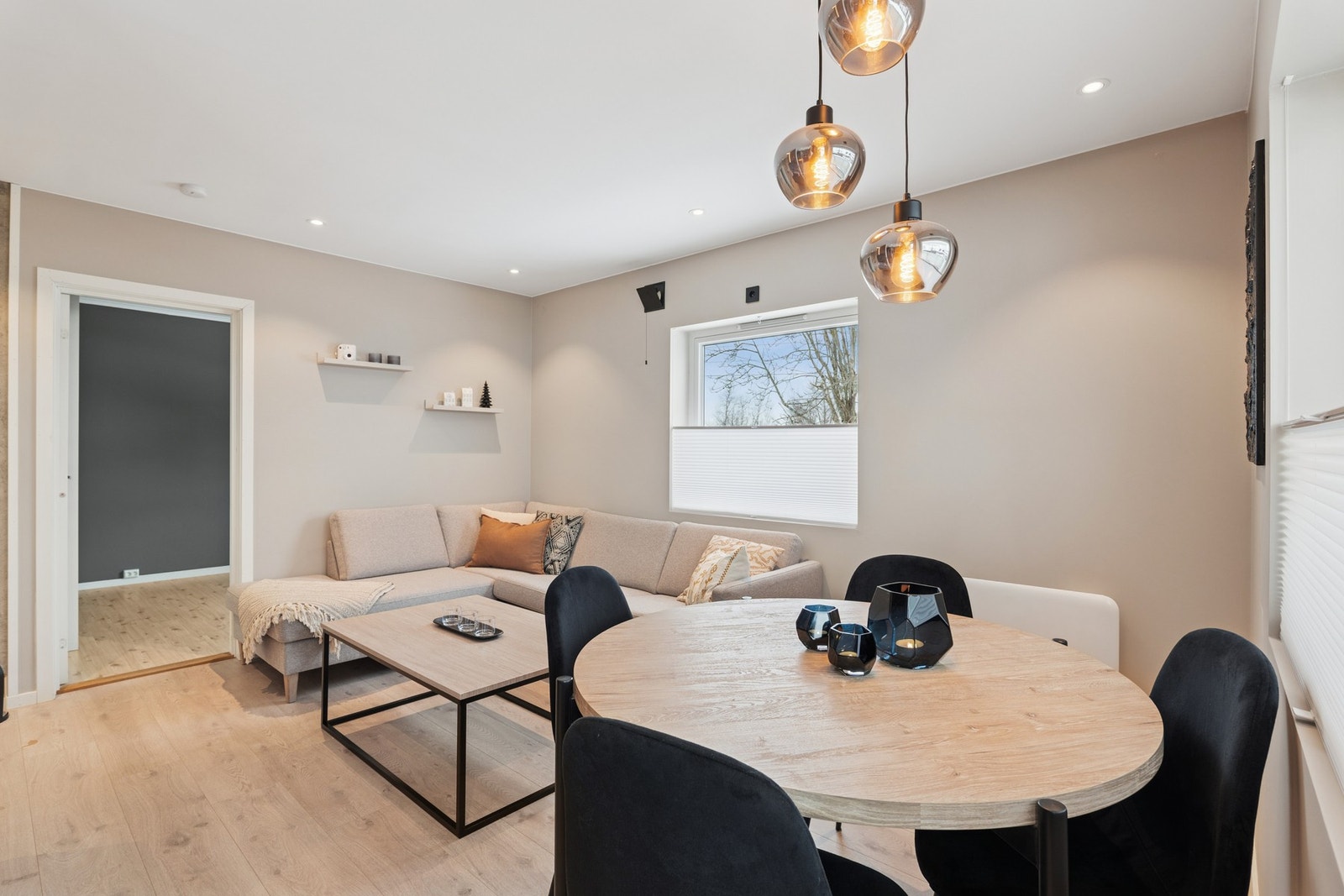 Leiligheten varmes opp via elektriske panelovner. Galleribilde