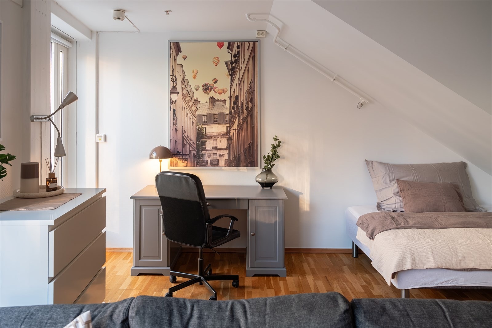 Leiligheten kan selges fult møblert, dersom kjøper ønsker dette. Galleribilde