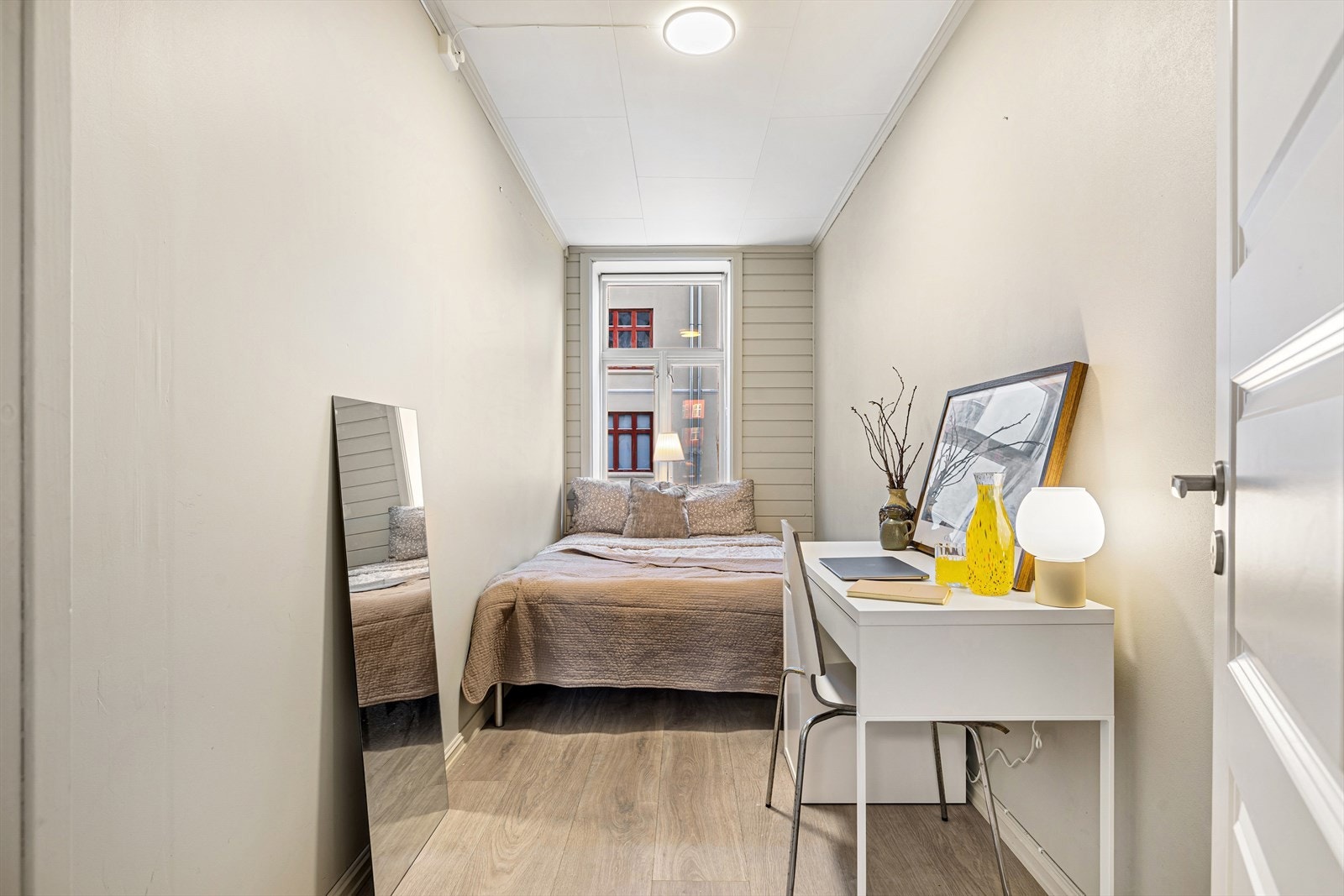 Soverom 1 på 7,5 kvm. (med enkle grep kan boligen omgjøres til 4-roms til fordel for større stue) Galleribilde