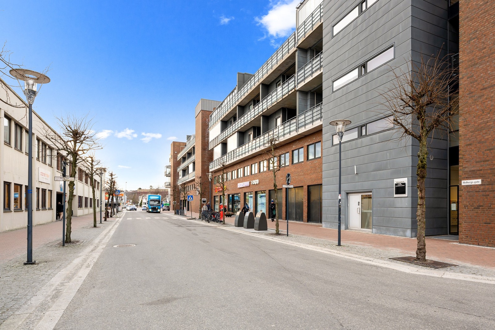 Leiligheten har en attraktiv beliggenhet i Sandnes sentrum med flott utsikt og umiddelbar nærhet til byens rike tilbud. Galleribilde