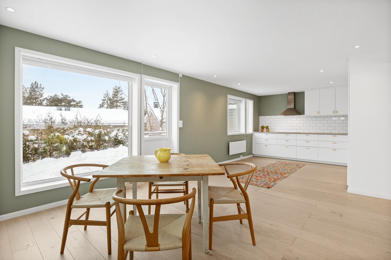 Stedvis downlights i tak i 1. etasje Galleribilde