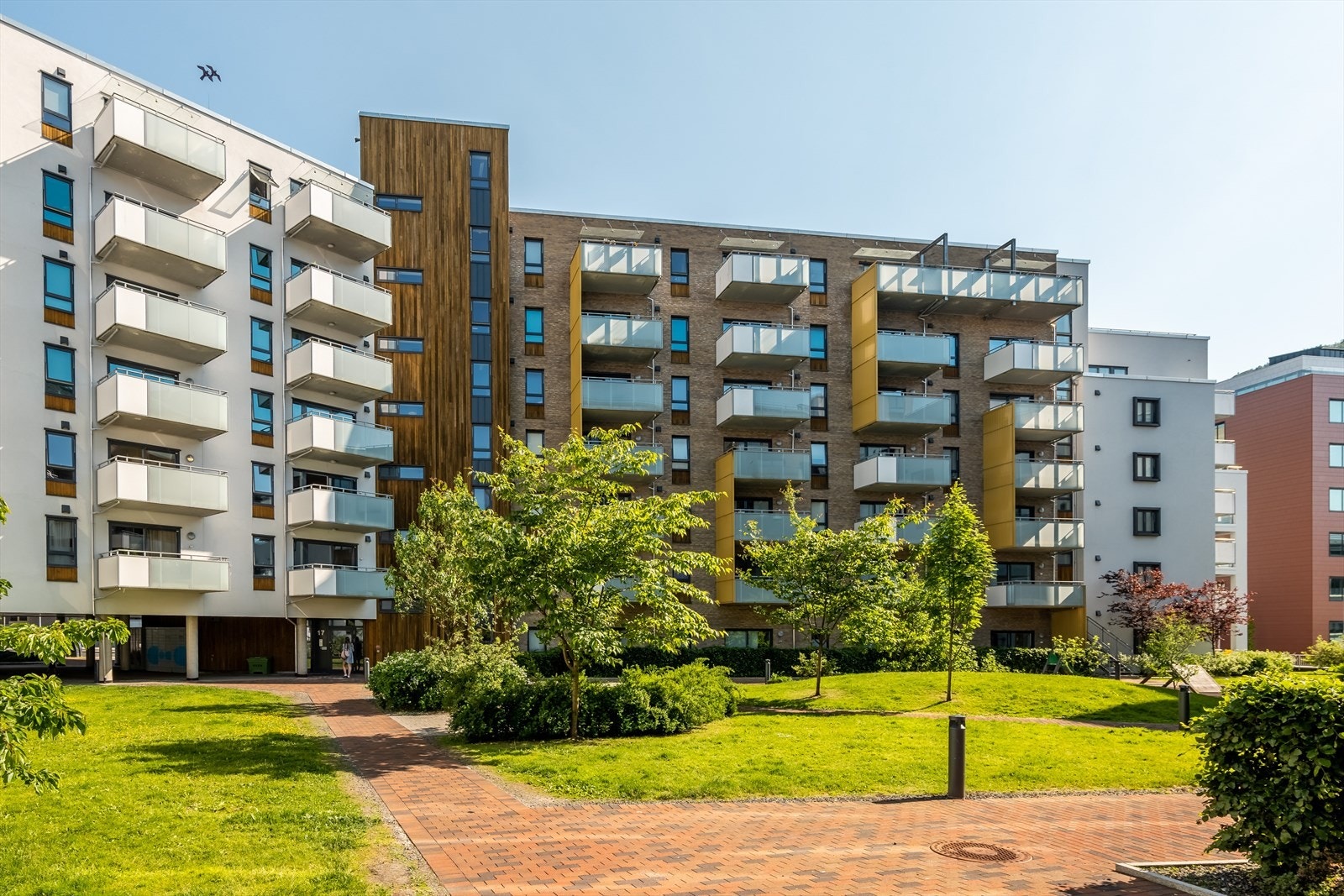 Sameiet Inger Bang Lunds vei 15-17-19 består av til sammen 223 eierseksjoner, hvorav 220 leiligheter og 3 næringsseksjoner. Galleribilde