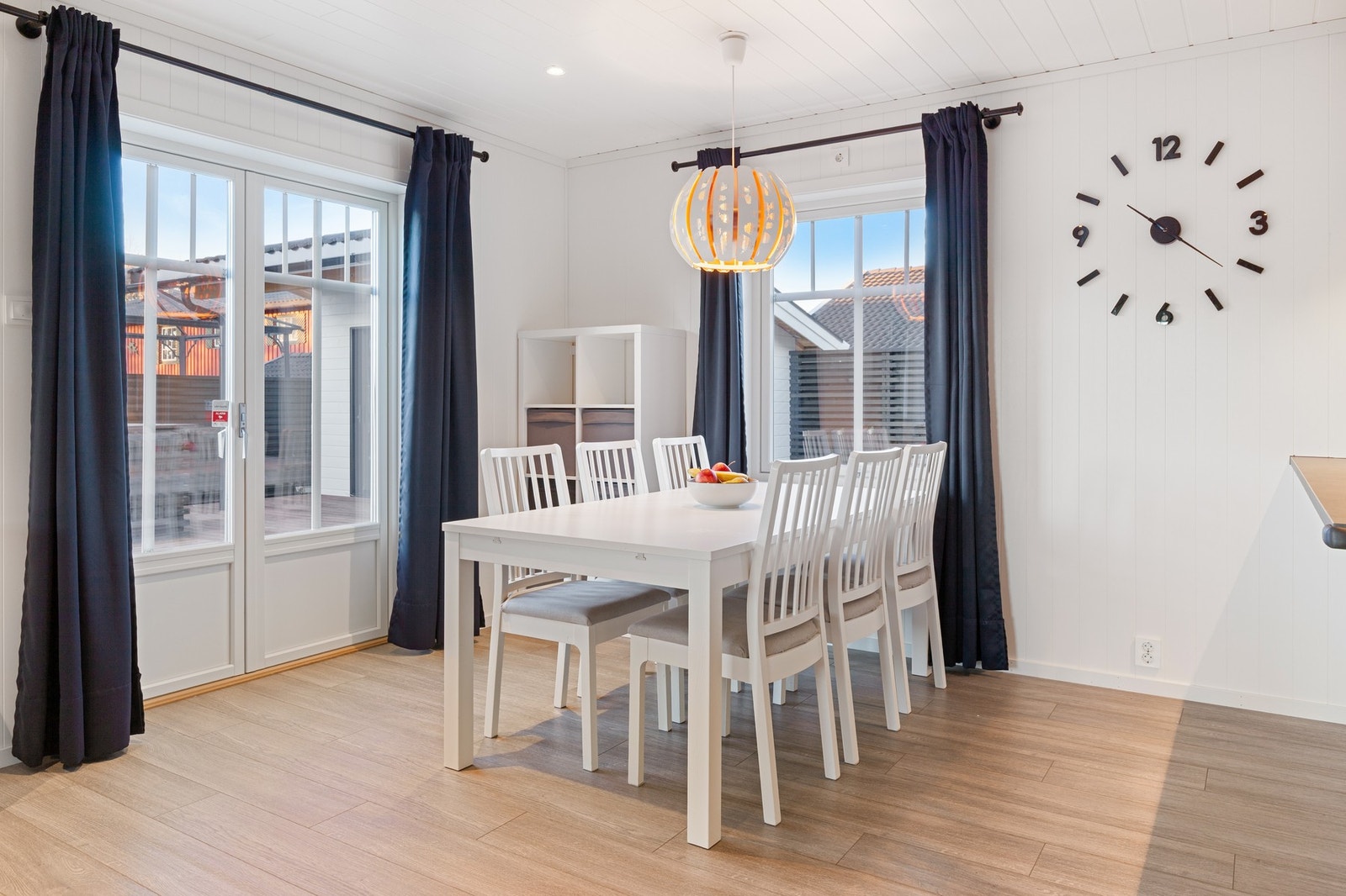 1. etg.: Stue Galleribilde