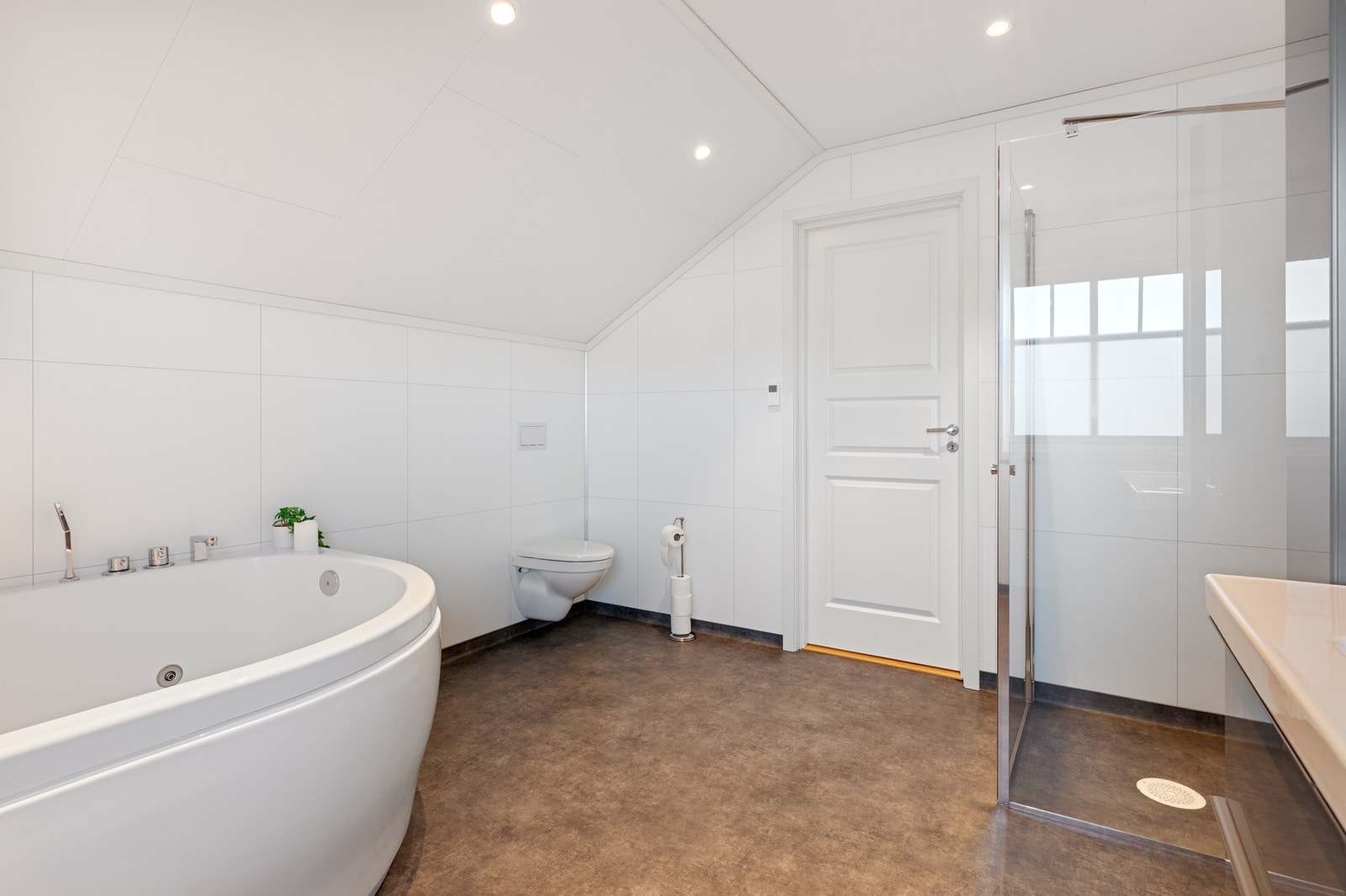 2. etg.: Bad Galleribilde