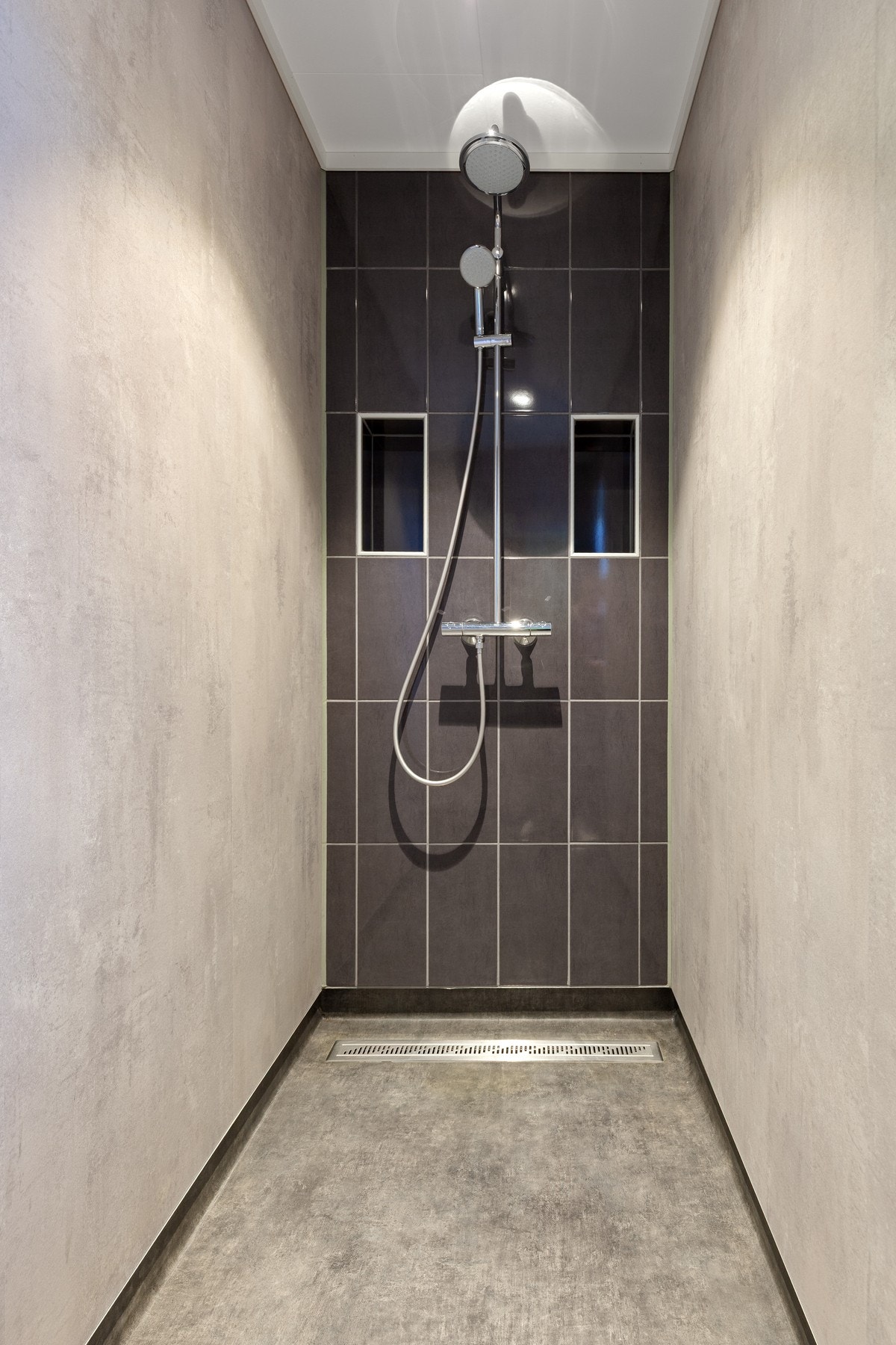 1. etg.: Dusjnisje bad Galleribilde