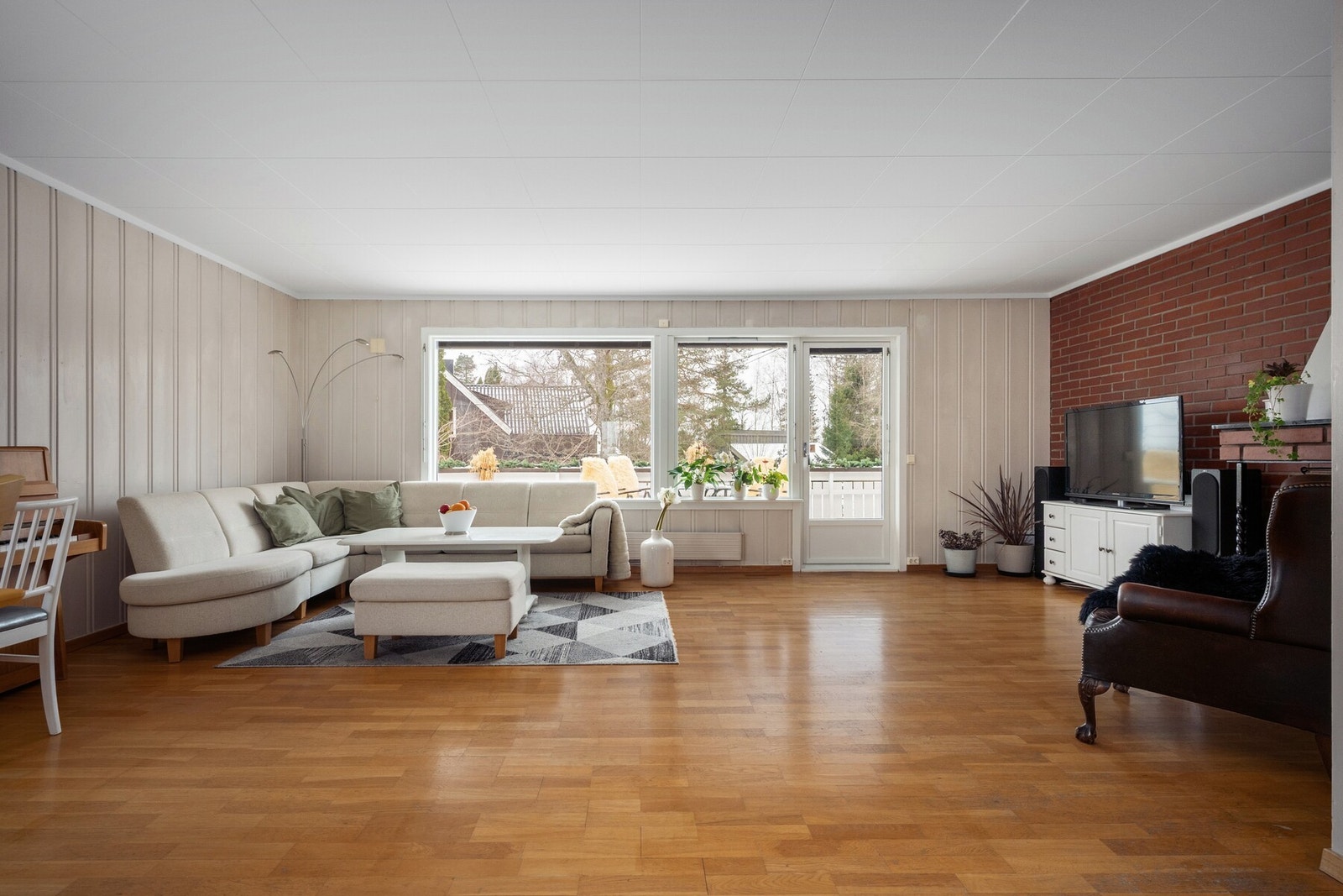 Fra stuen er det utgang til veranda. Galleribilde