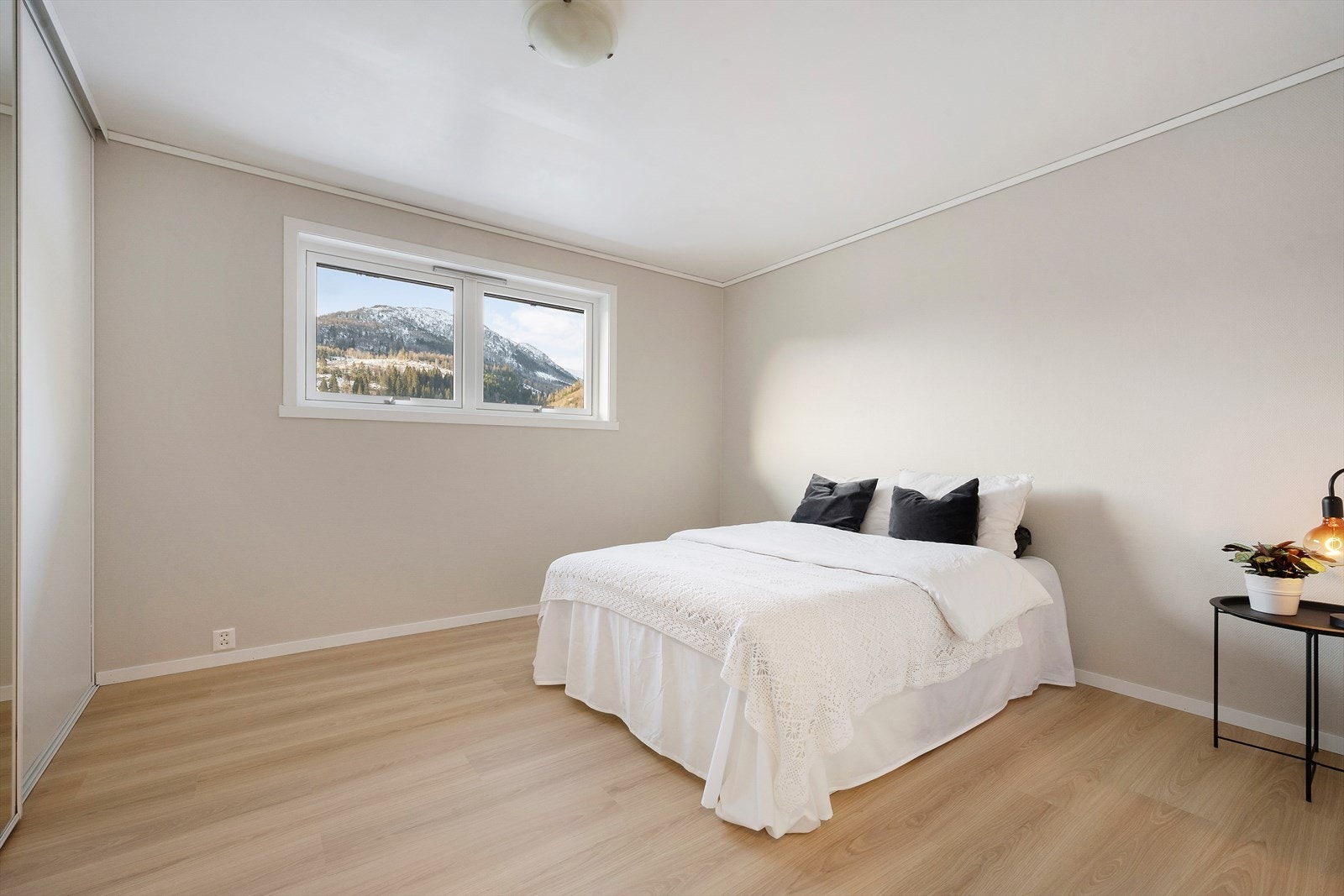 Soverom 2 av 3 i 2. etg. Galleribilde