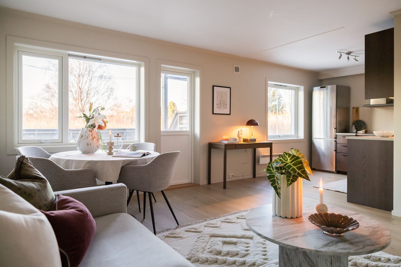 Boligen holder god standard etter vesentlige oppgraderinger både inn- og utvendig fra 2019-2026. Galleribilde