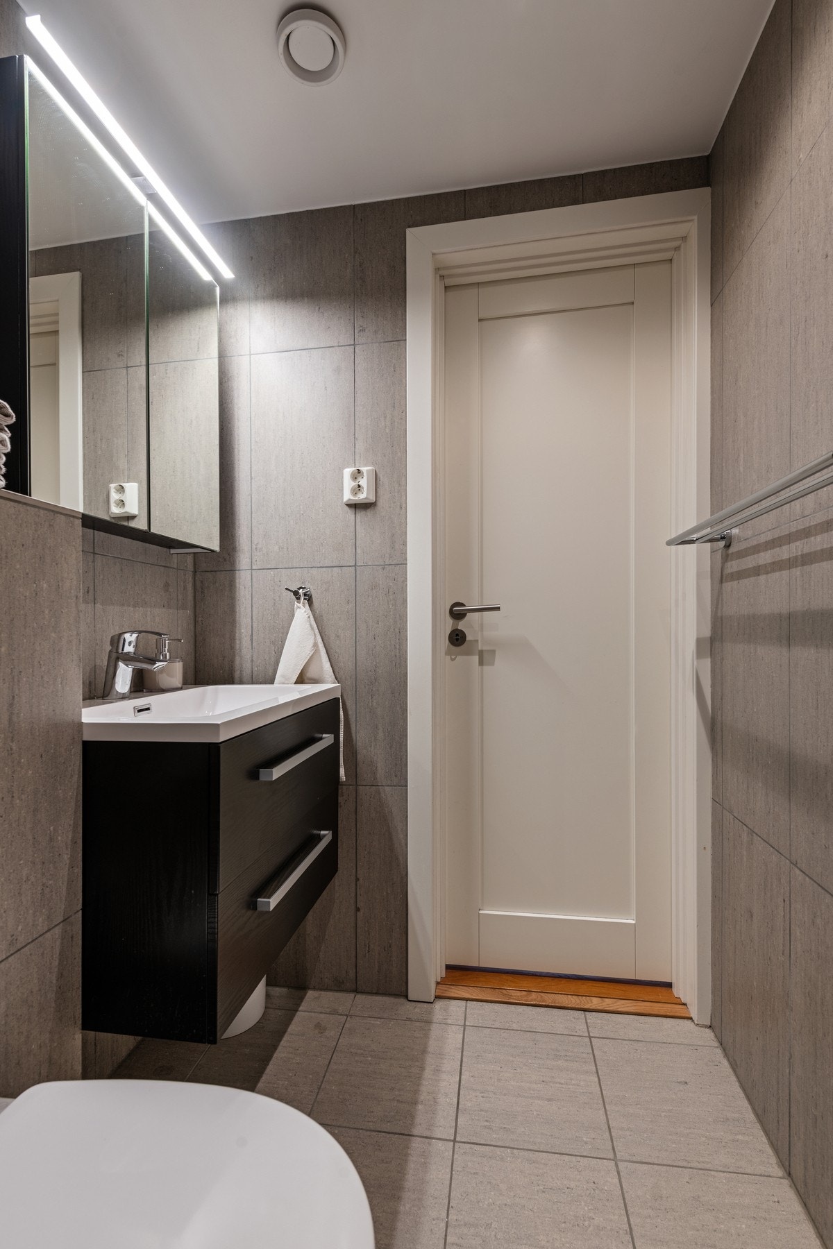 Badet har elektriske varmekabler Galleribilde