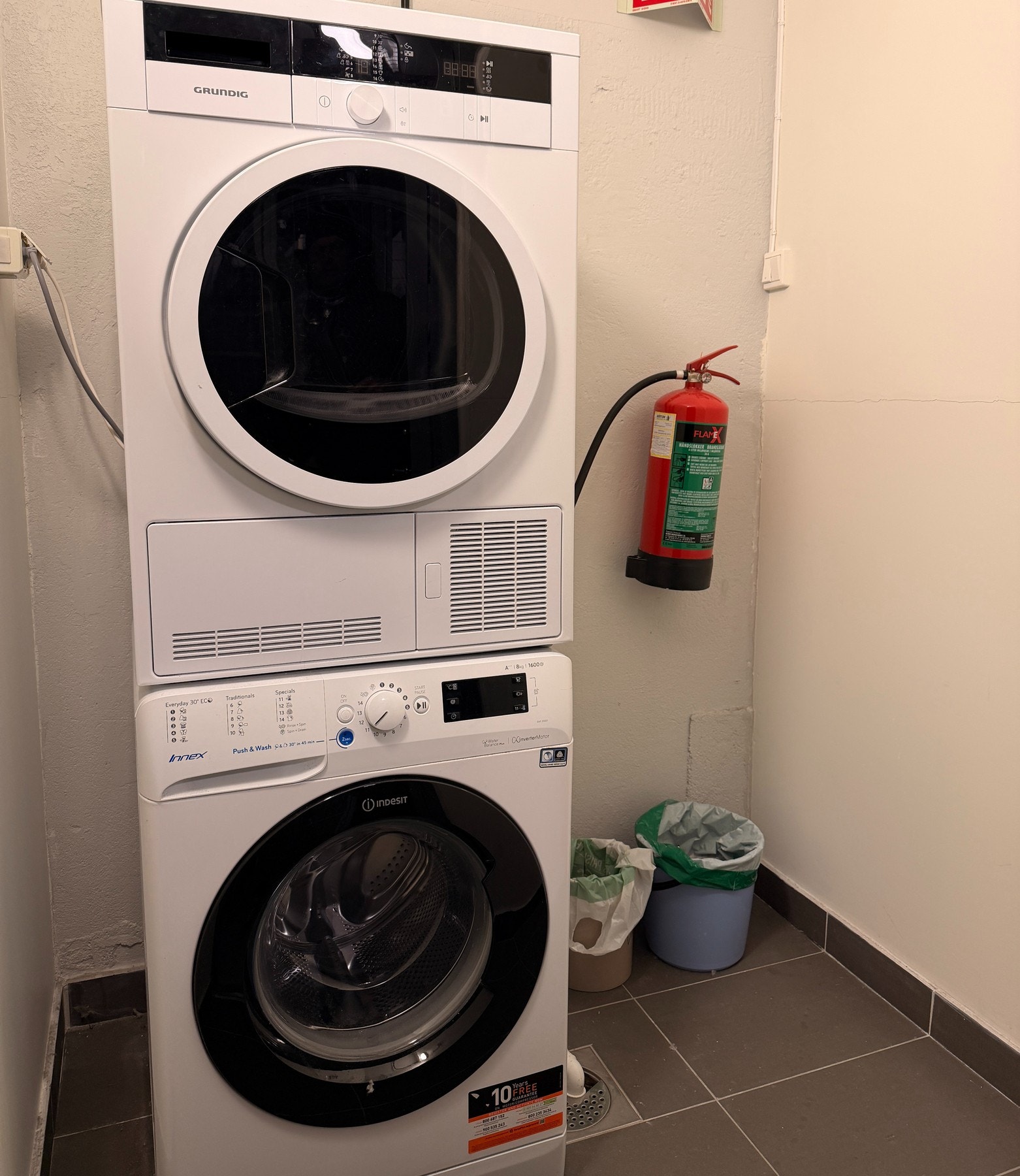 Leiligheten kan bruke vaskemaskin og tørketrommel i sameiets fellesarealer Galleribilde