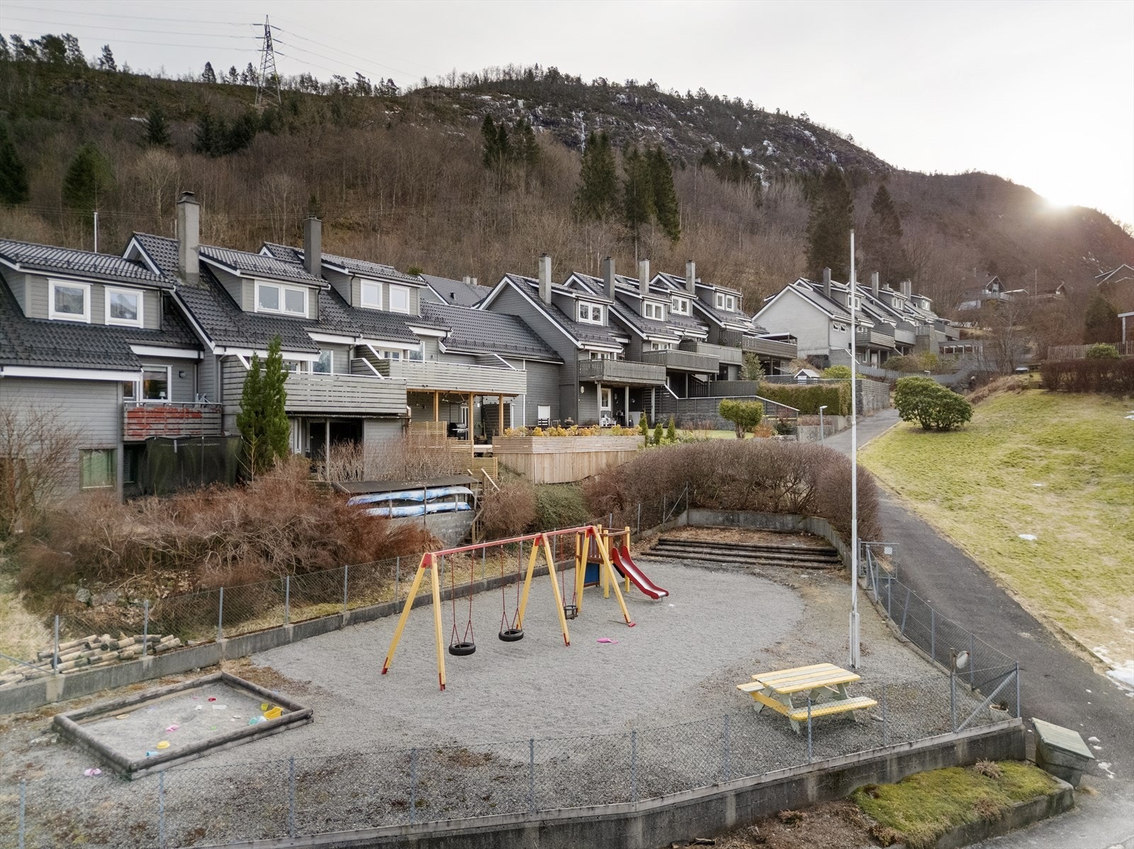 Meget barnevennlig bomiljø - Flere lekeplasser på lagets område Galleribilde