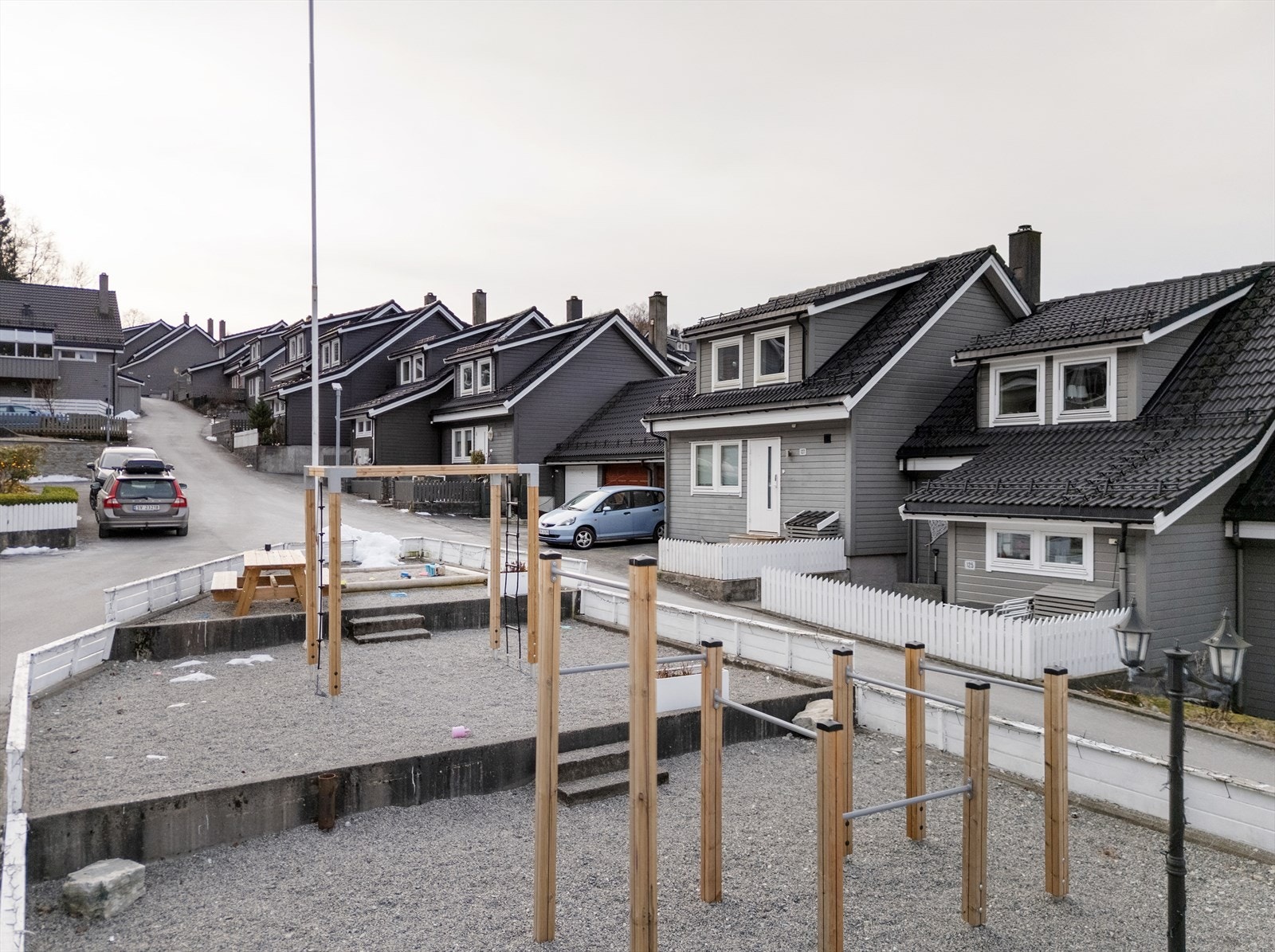 Barnevennlig - Flere lekeplasser på lagets tomt Galleribilde