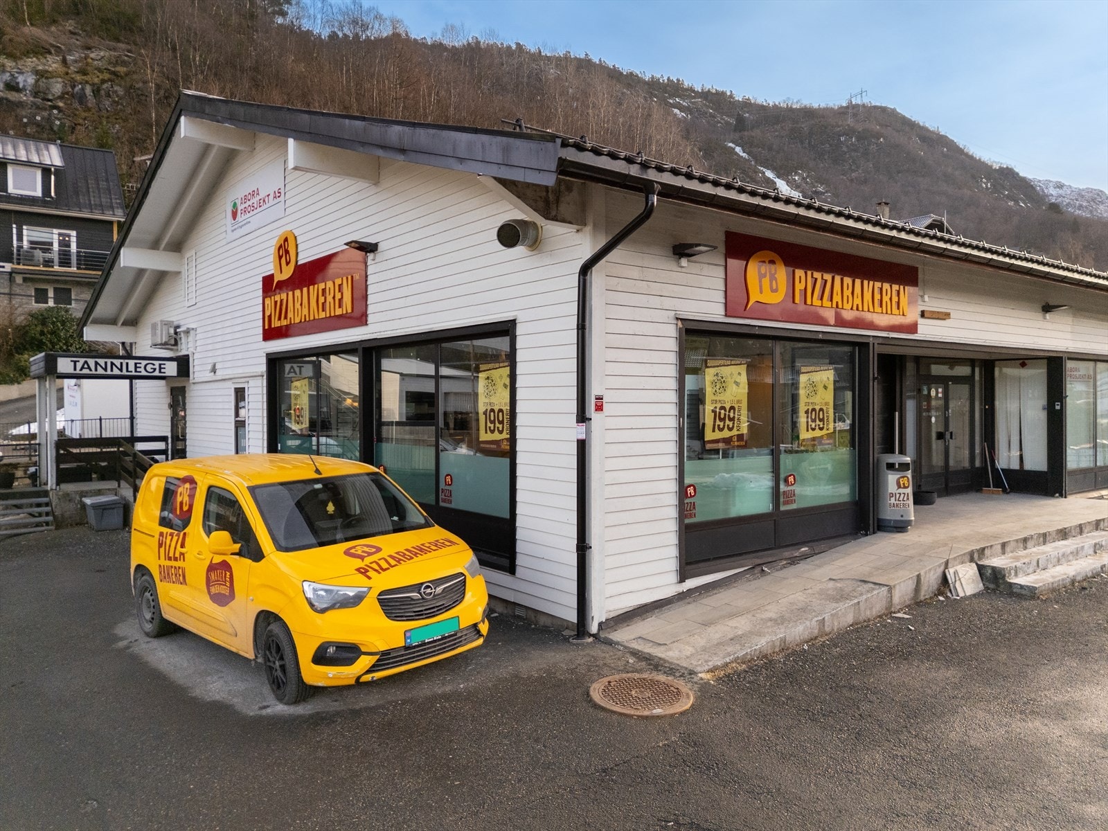 Nærområdet - Kort vei til Pizzabakeren på Arnatveit (og Peppes Pizza på Øyrane Torg) Galleribilde