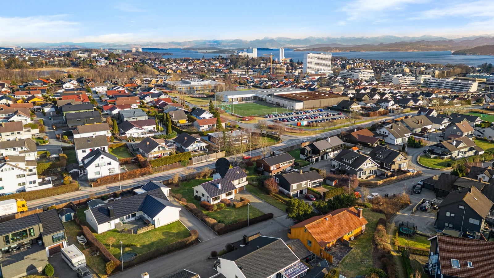 Barne- og familievennlig beliggenhet på kort vei til det meste. Galleribilde