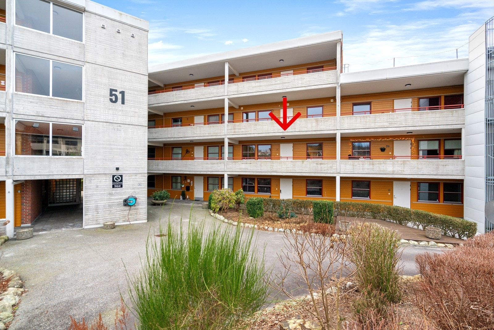 Leiligheten ligger i 2. etg med adkomst fra svalgang Galleribilde