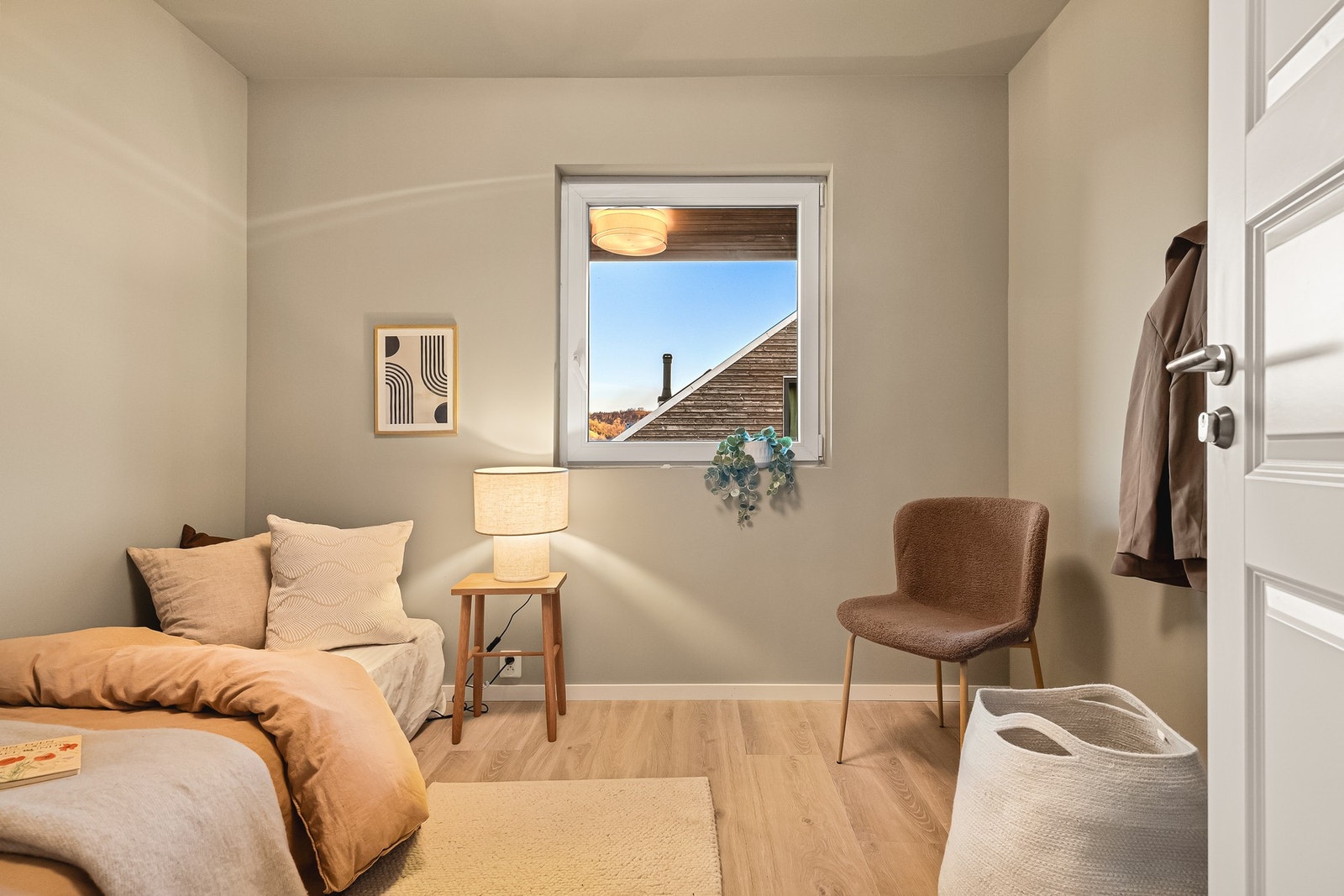 Soverommet måler 7,6 kvadratmeter Galleribilde