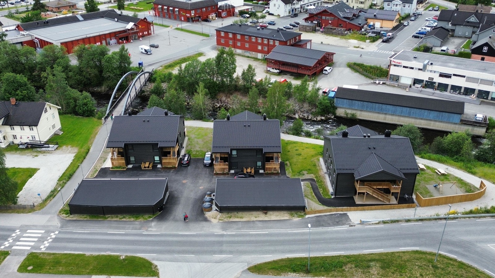 Gangavstand til sentrum og alle servicetilbud man trenger i hverdagen. Galleribilde