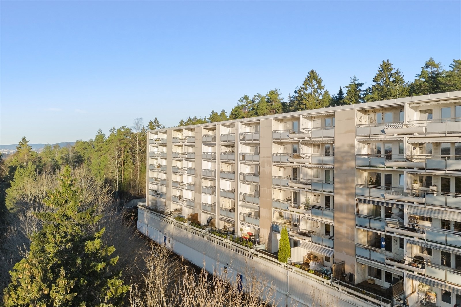 Attraktiv og markanær beliggenhet med flotte turmuligheter året rundt. Galleribilde