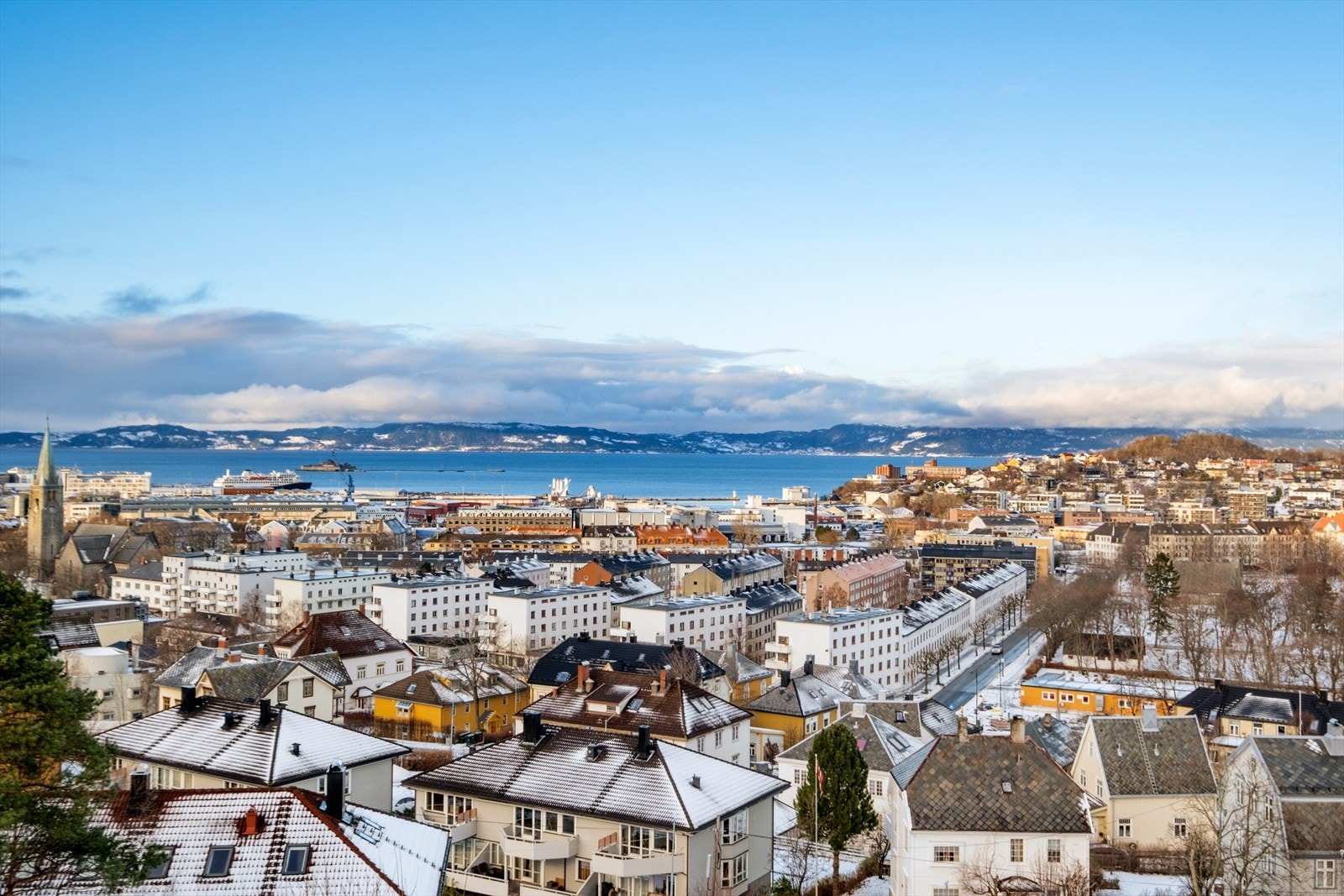 Boligen byr på utsikt over hele sentrum. hvor du ser Munkholmen klart å tydelig! Galleribilde