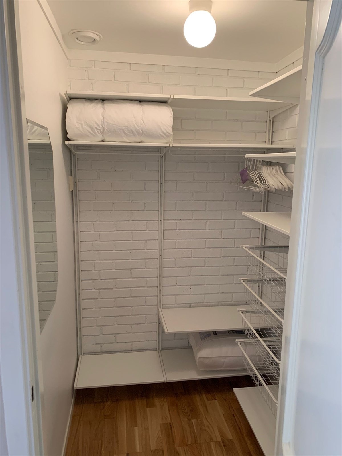 Garderobe Galleribilde