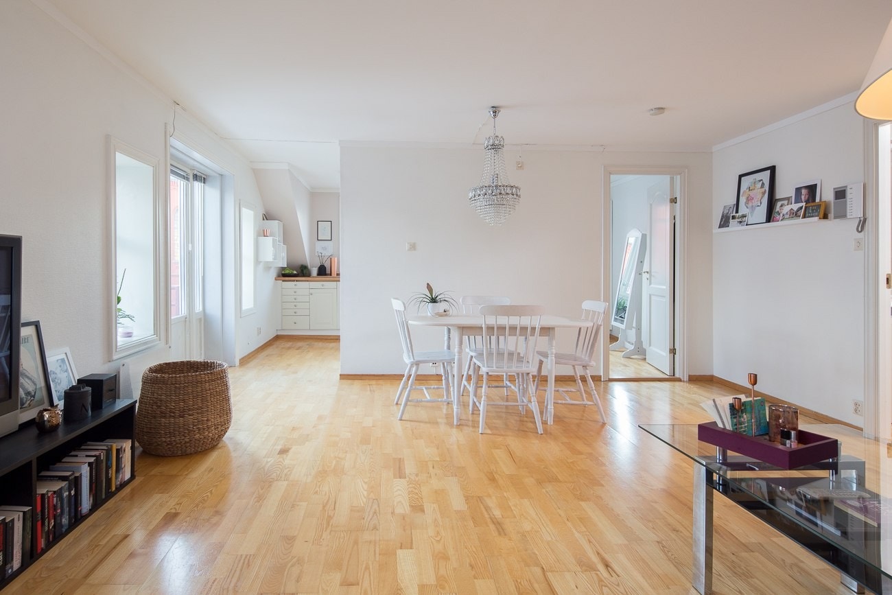 Stue mot kjøkken Galleribilde