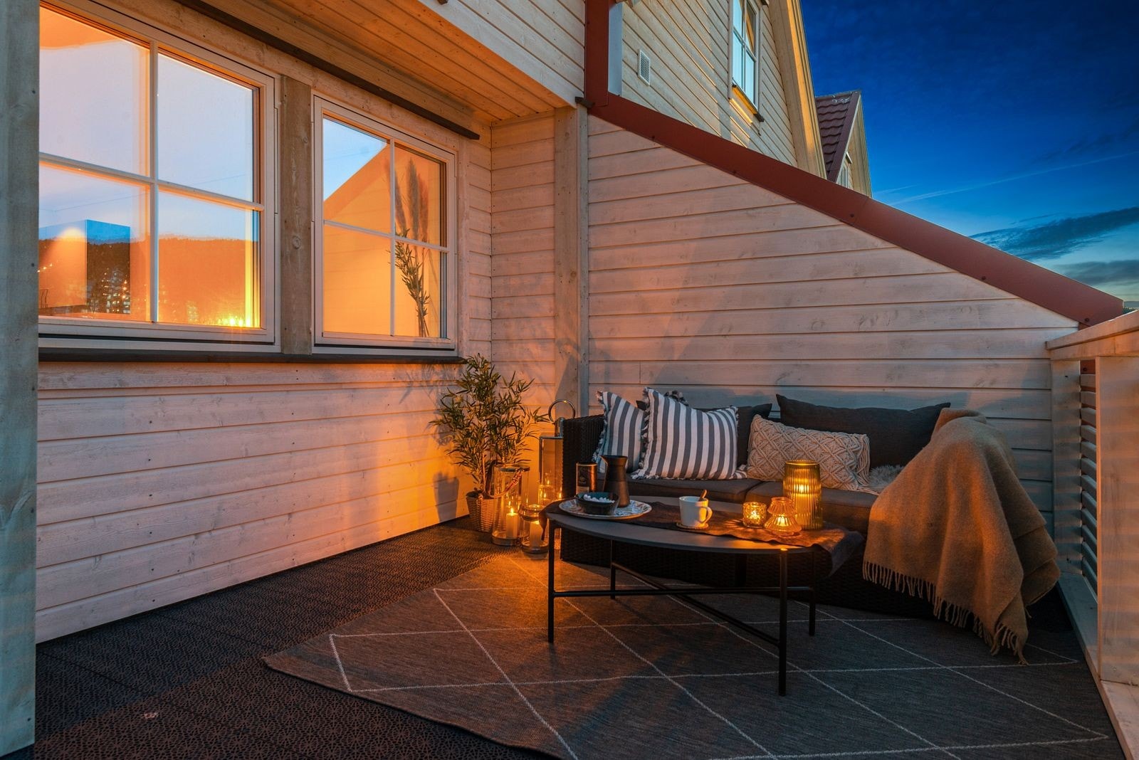 Velkommen til en flott og innbydende 4-roms eierleilighet med en sjelden beliggenhet i idylliske Sunde Båthavn. Galleribilde