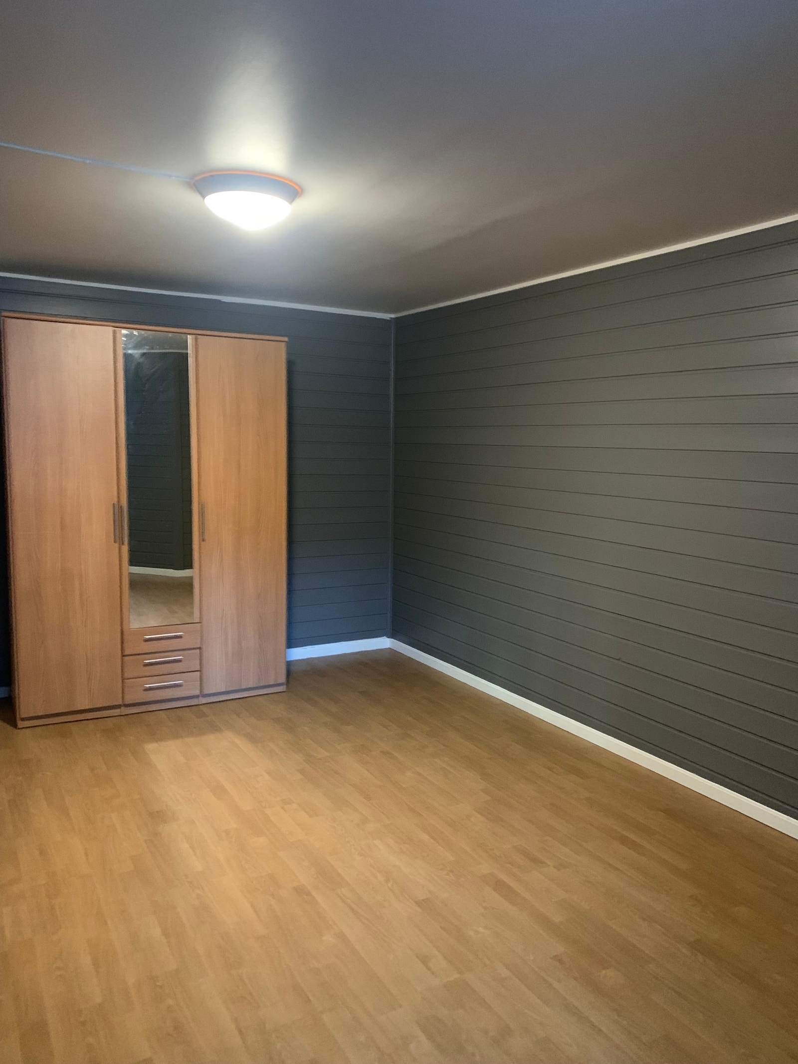 Hybel 1. Varme i gulv. Galleribilde