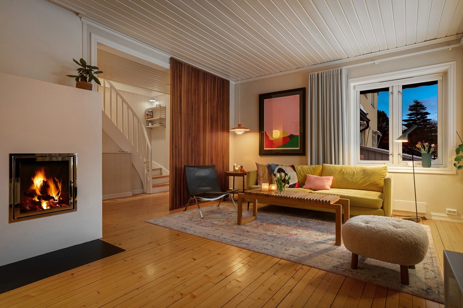 Boligen strekker seg over 2 etasjer og har en praktisk kjeller Galleribilde