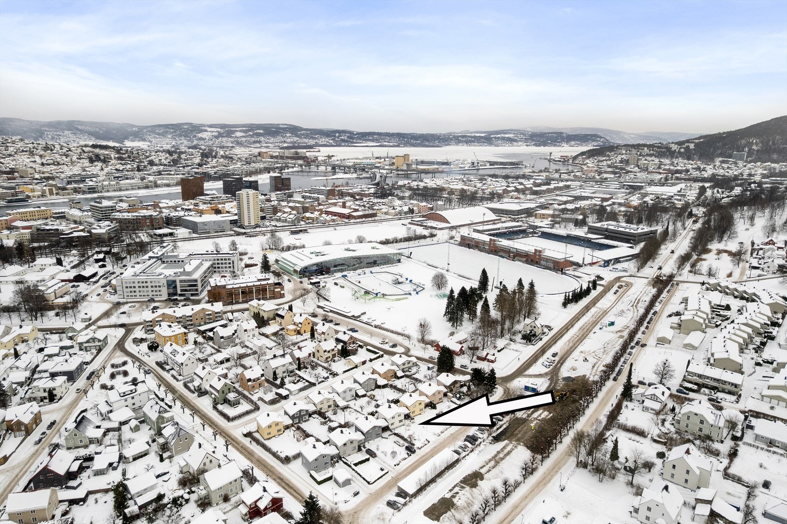 Boligen ligger tilbaketrukket og rolig i Nybyen/Danvik på Strømsø Galleribilde