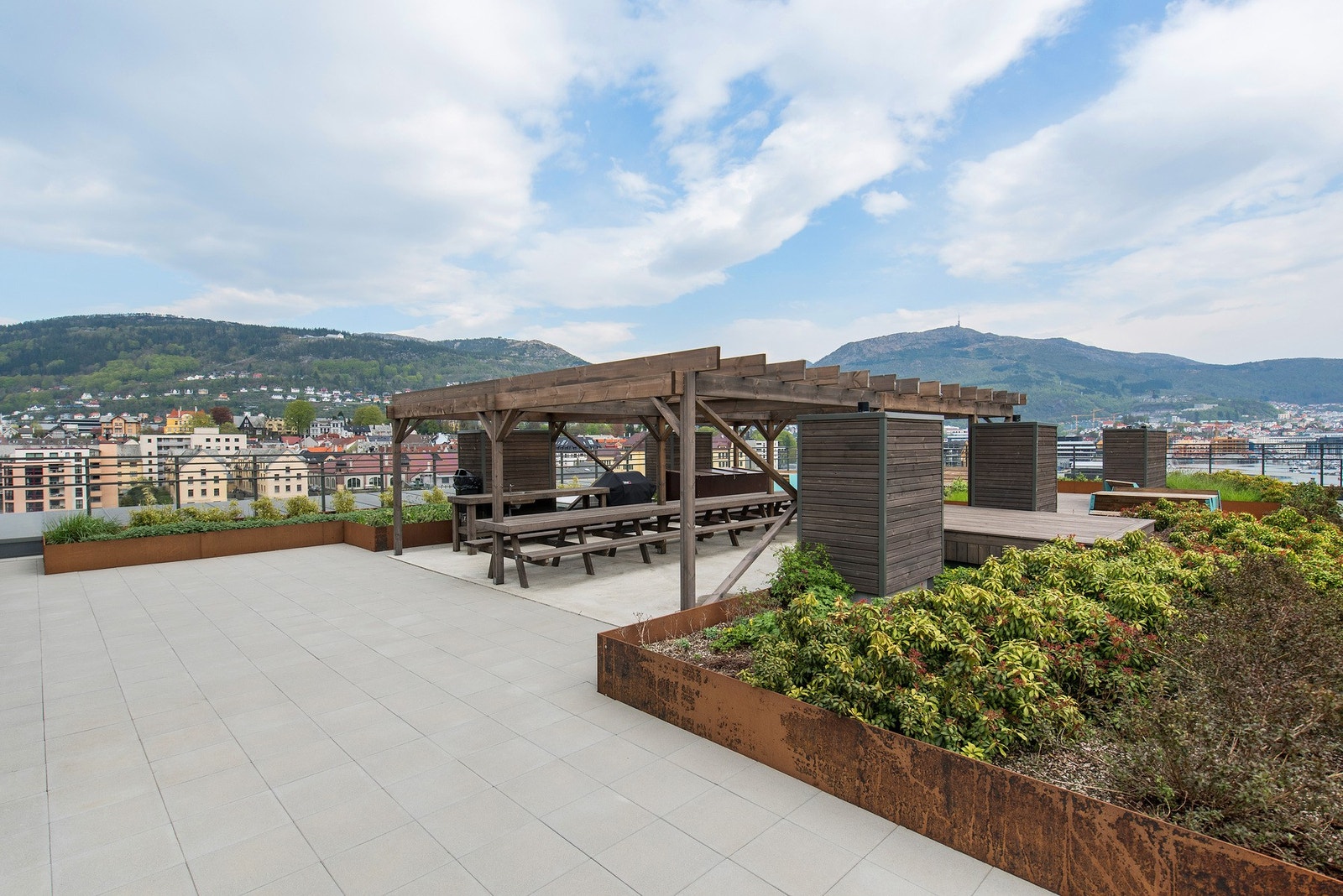 En nydelig uteplass for den som er glad i hagehold. Galleribilde