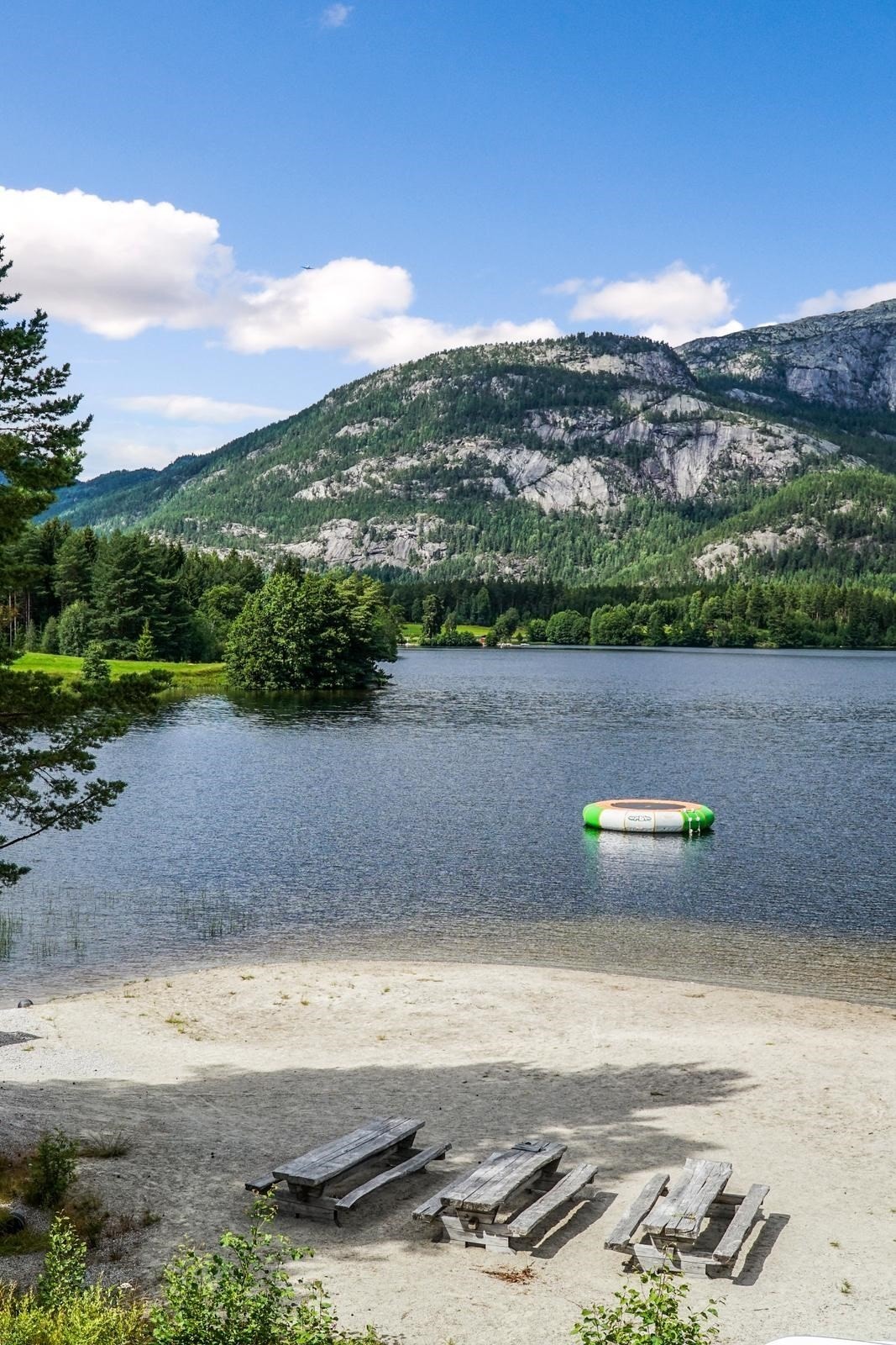 Bade- og båtliv er innbydende sommerstid Galleribilde