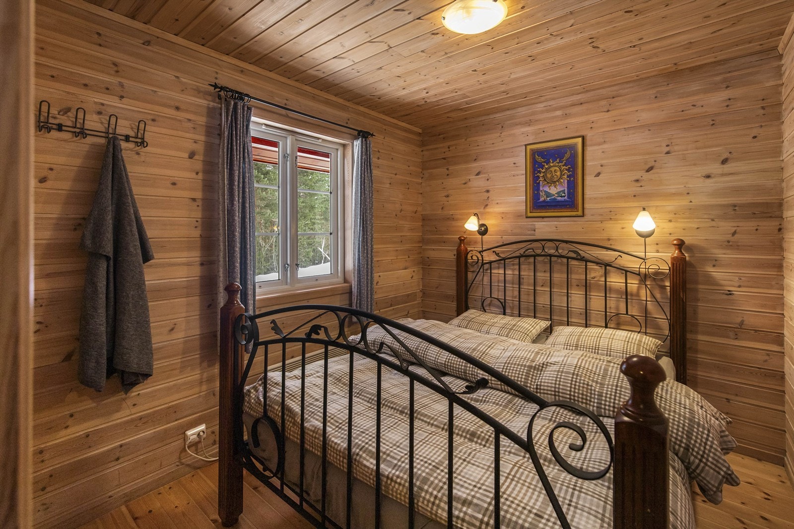 Totalt 5 soverom, hvorav to er i hovedetasjen Galleribilde