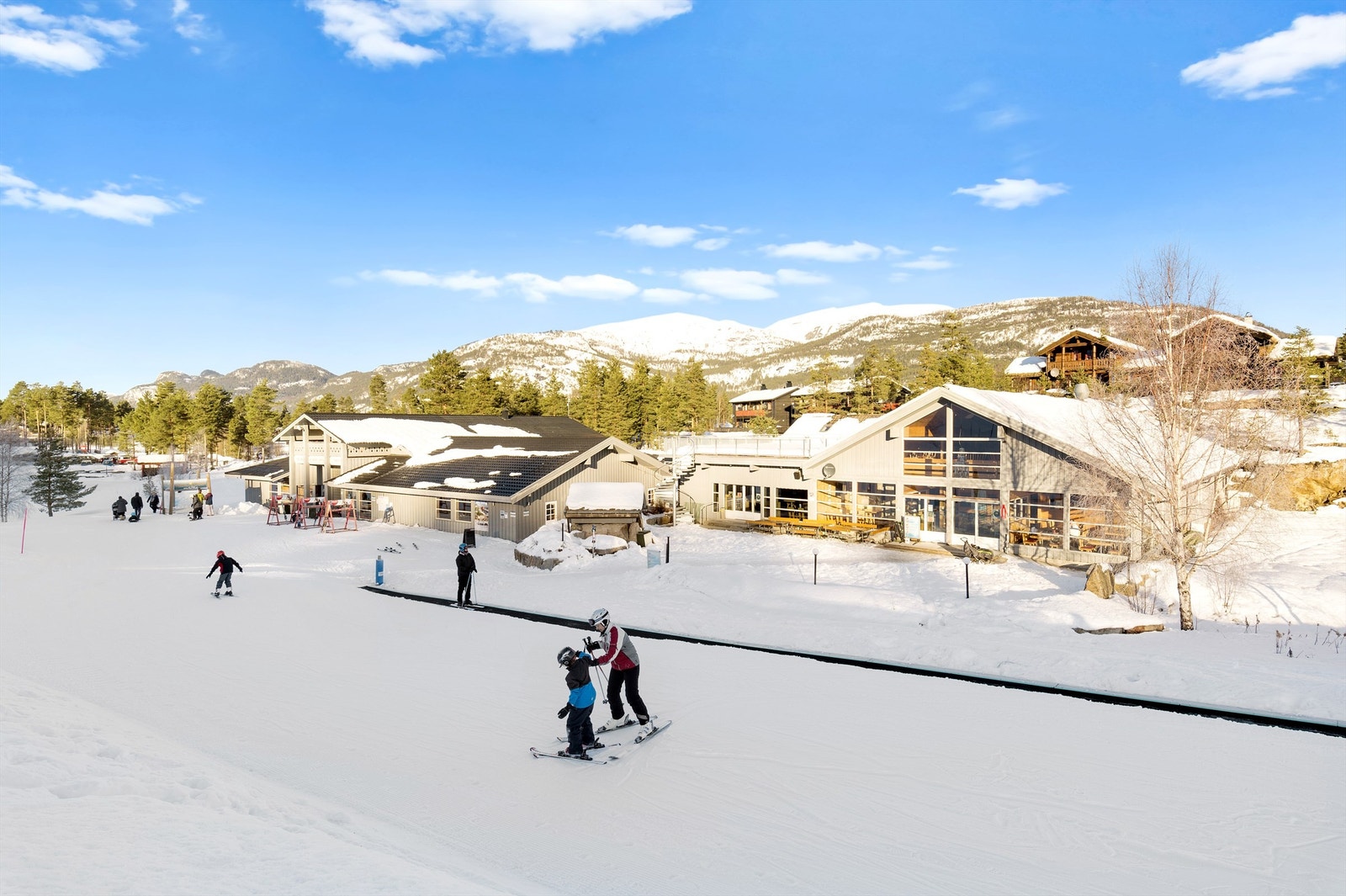 Kafè og bar ved alpinbakken Galleribilde