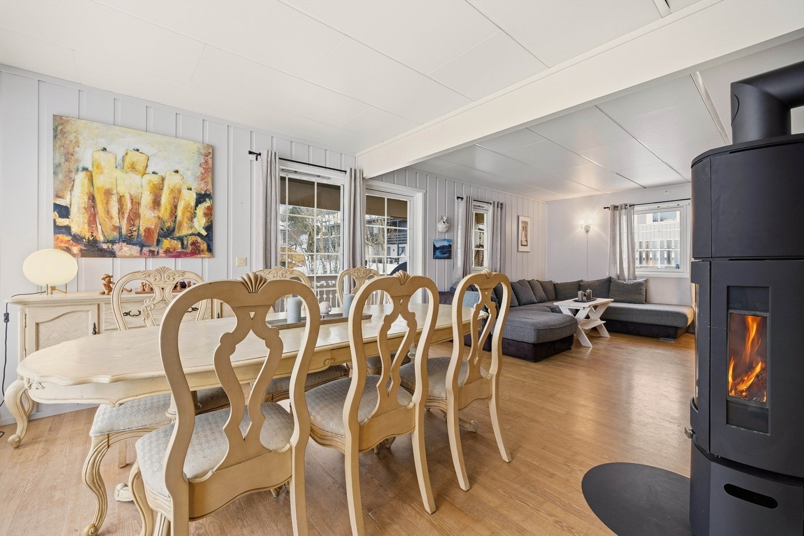 God plass for spisestue Galleribilde