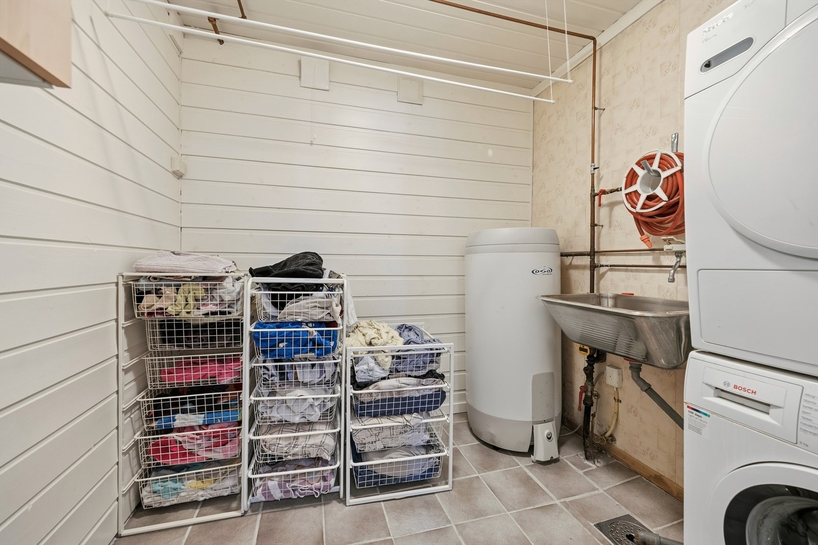 Vaskerom Galleribilde