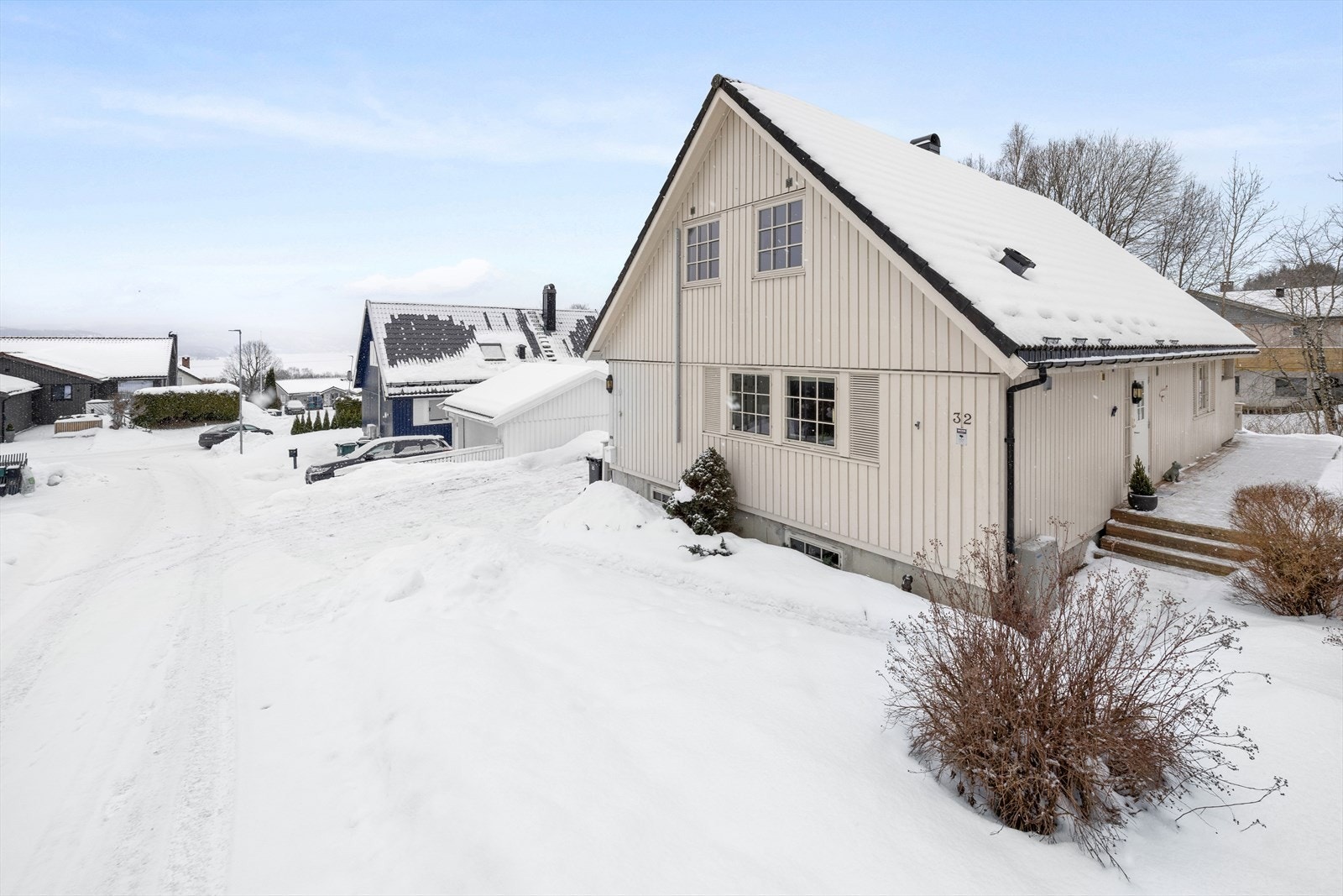 Dette er en meget innholdsrik enebolig over tre plan Galleribilde