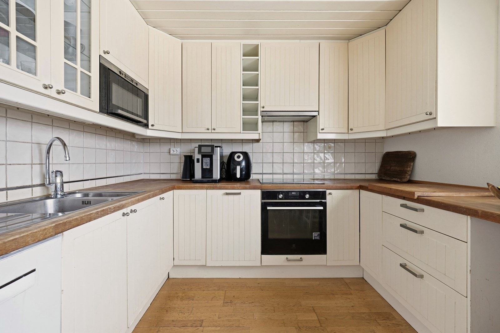 Alle hvitevarer på kjøkken medfølger salget Galleribilde