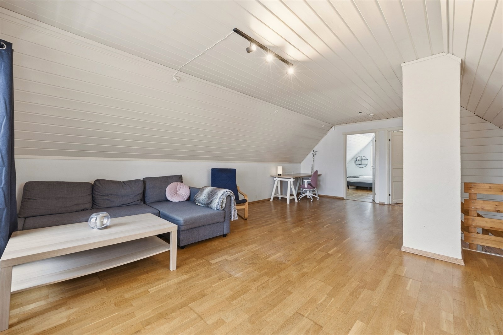 Loftsstue Galleribilde